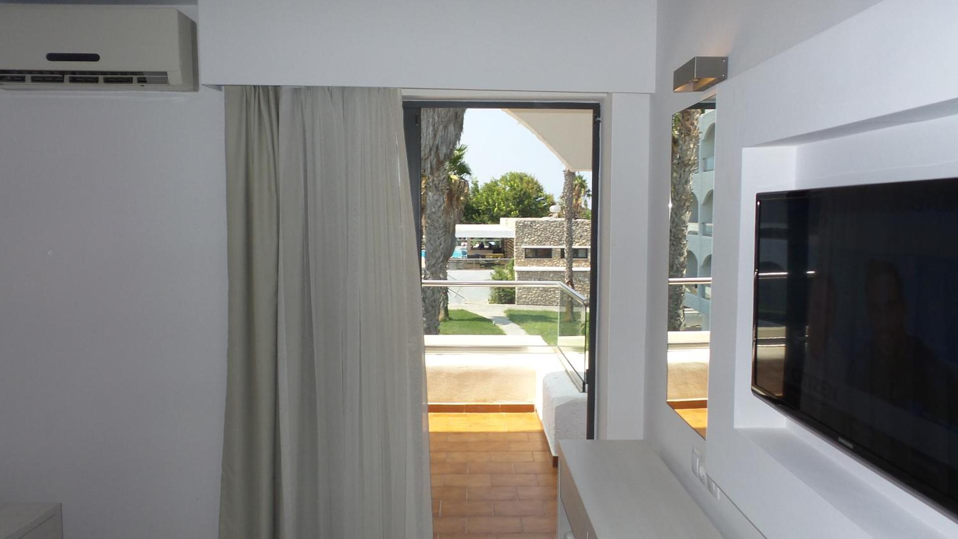 Cosmopolitan Hotel - Photo 4