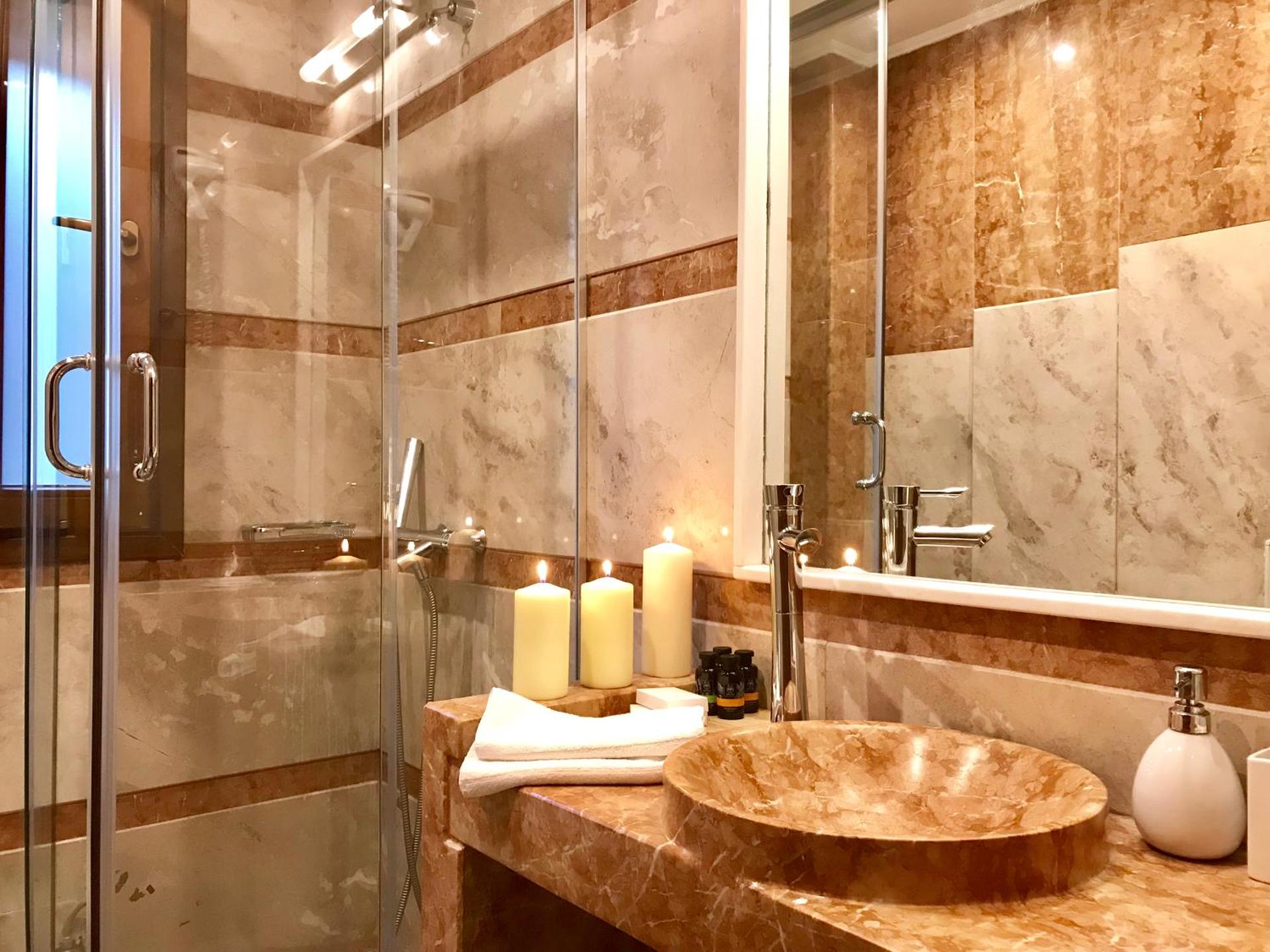 Xenonas Iresioni - Photo 63