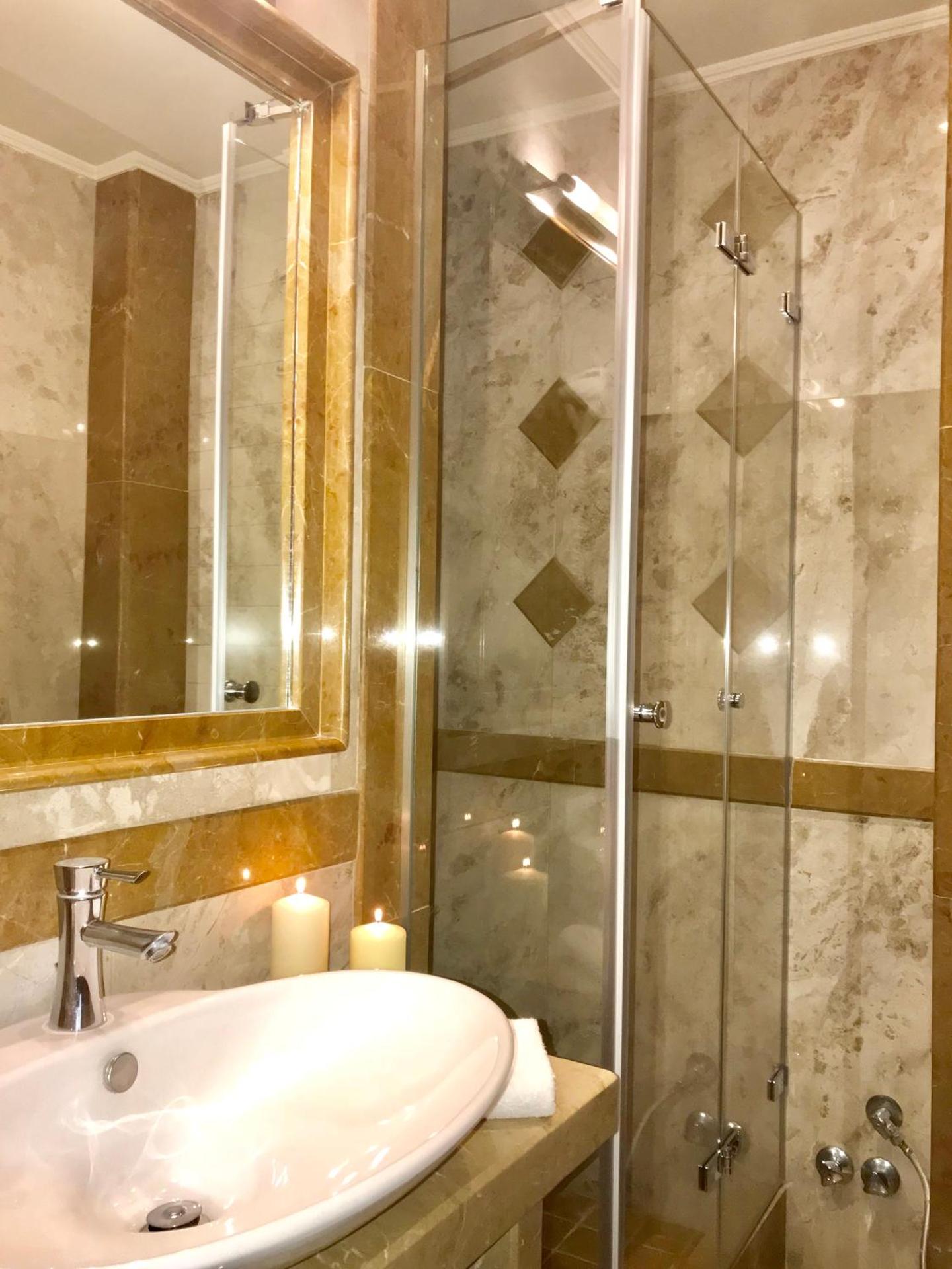 Xenonas Iresioni - Photo 67