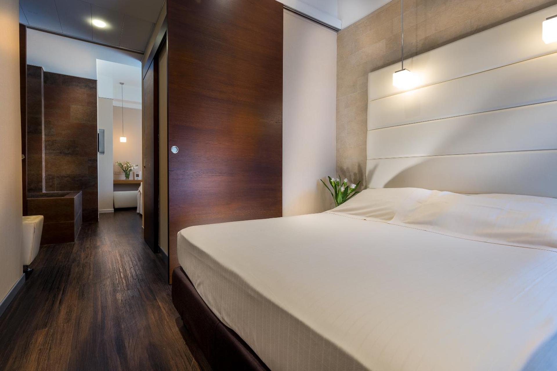 Deluxe Queen Room with Two Queen Beds