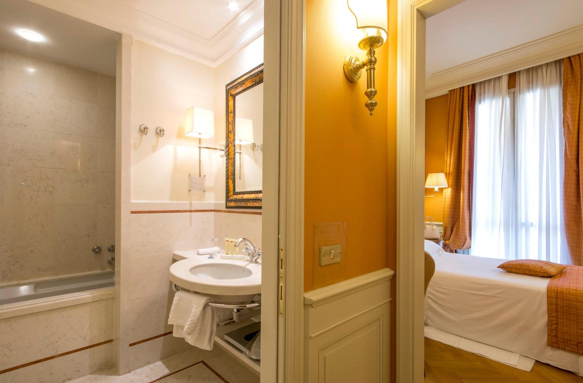 Hotel Corona d'Oro 1890 - Photo 4