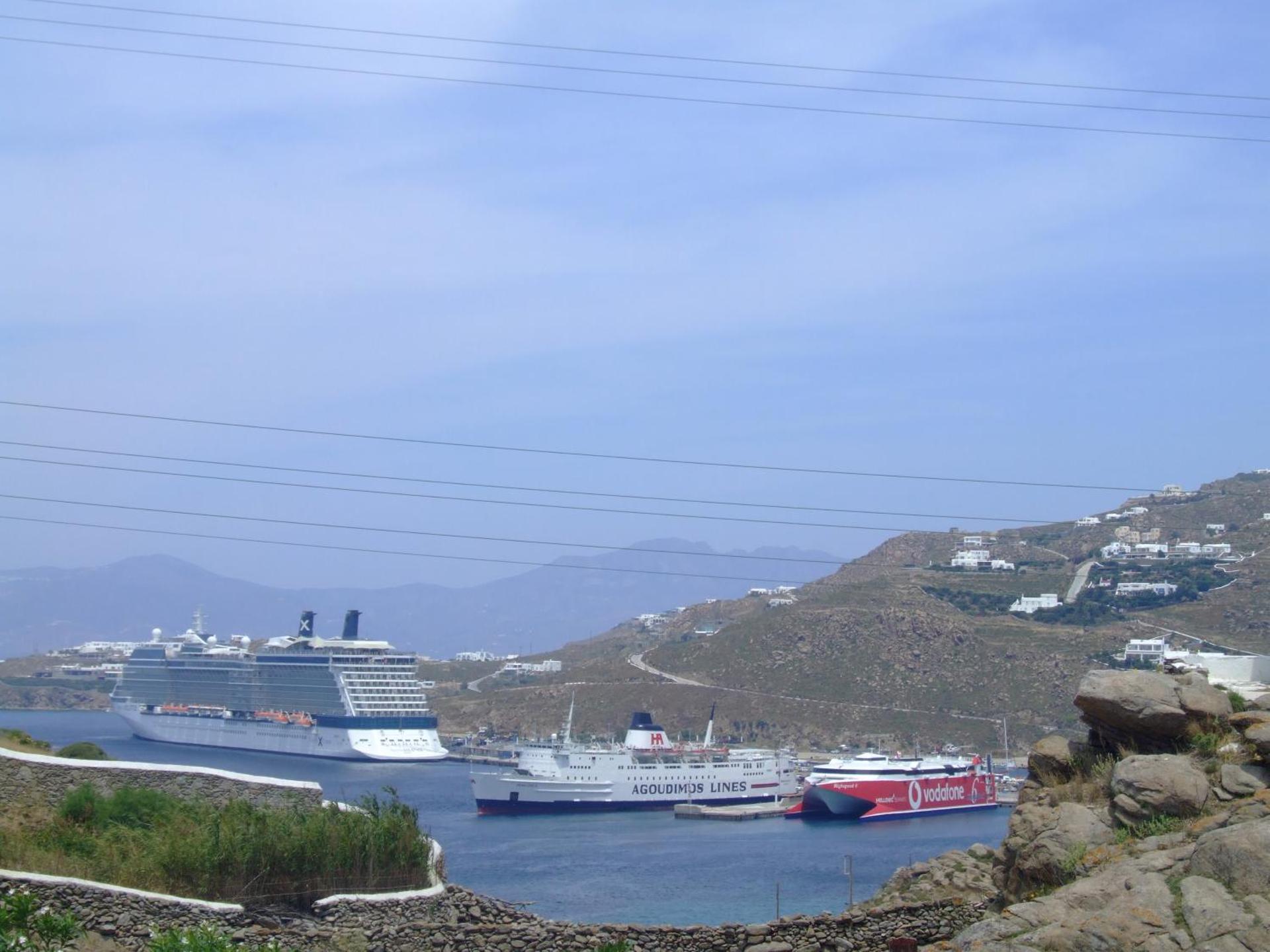 Sahas Suites - Photo 21