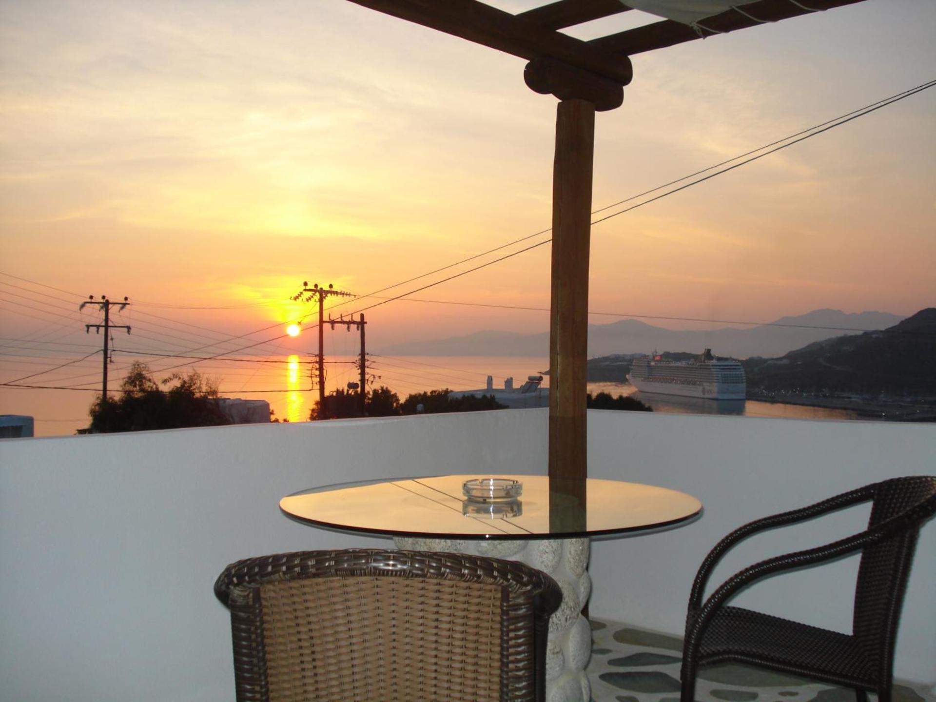 Sahas Suites - Photo 20