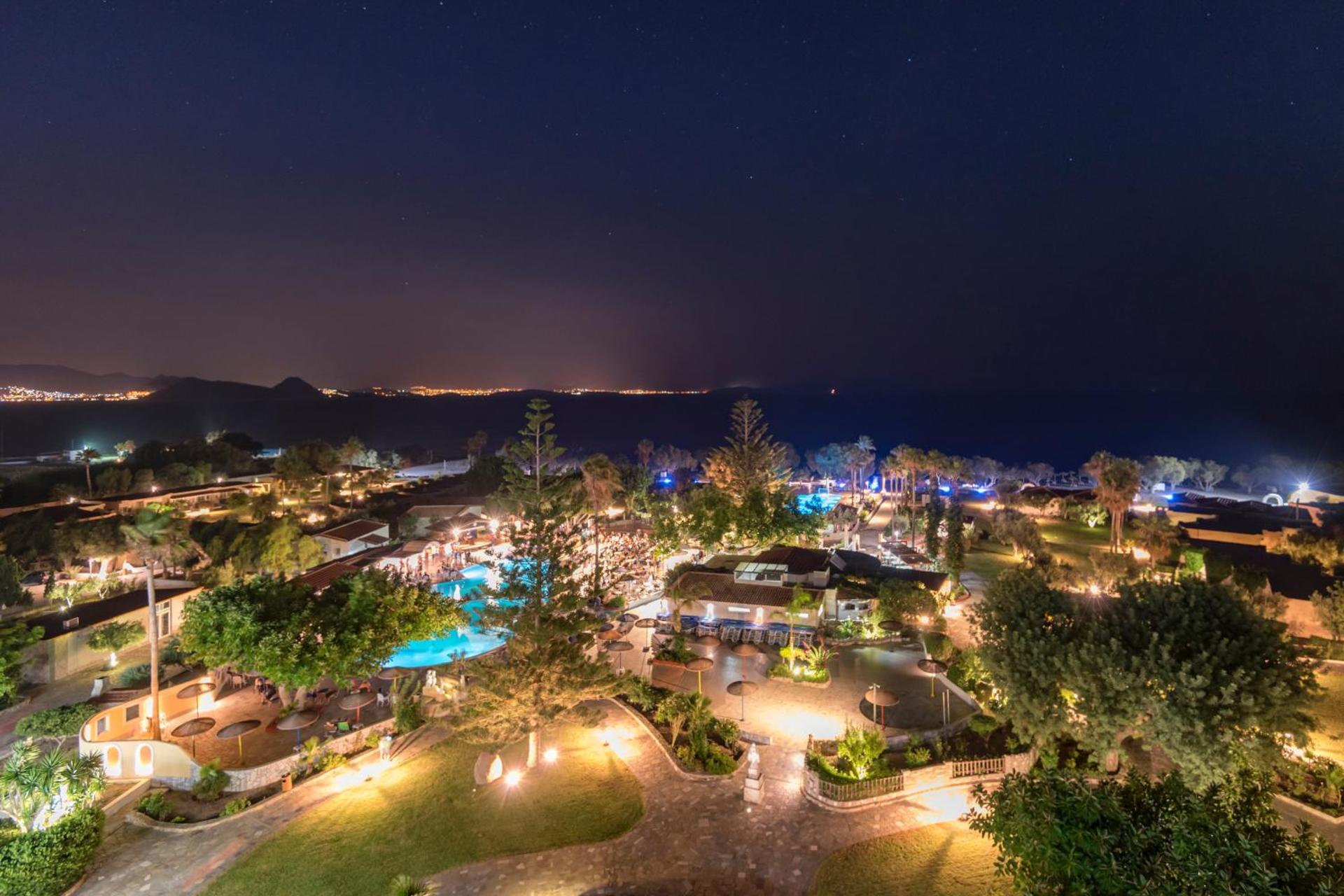 Atlantis Hotel - Photo 97