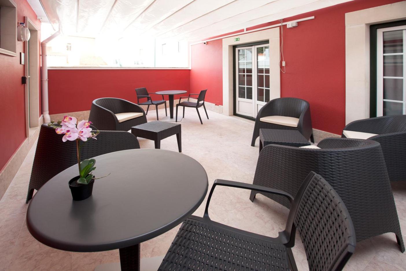 Famous Crows Lisbon Suites - Photo 96