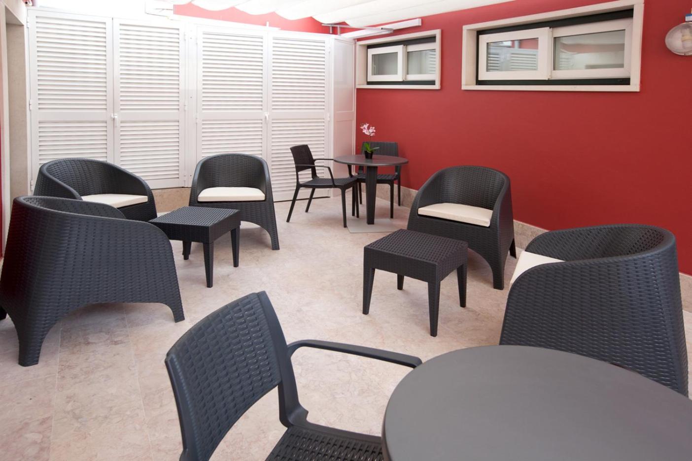 Famous Crows Lisbon Suites - Photo 97