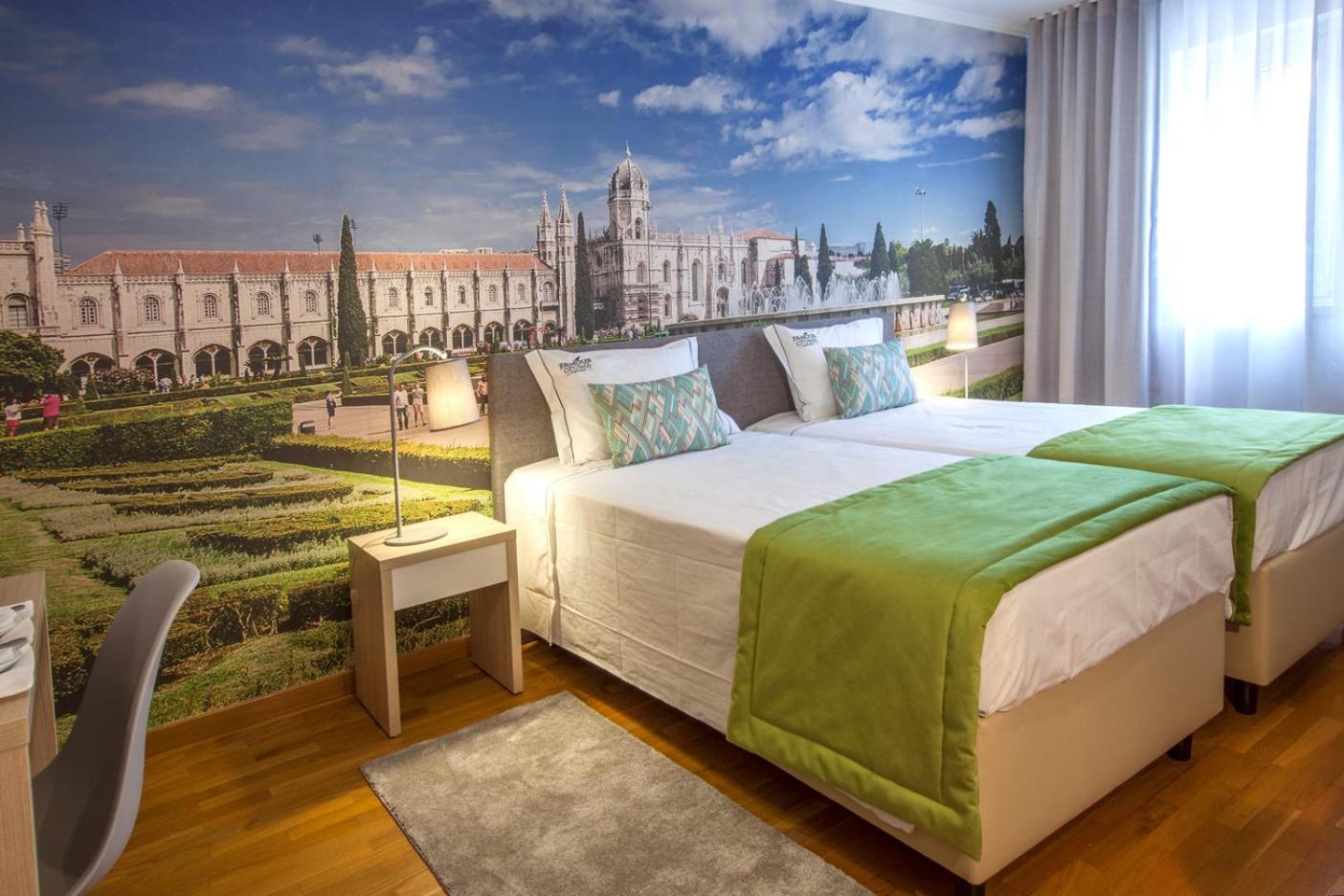 Famous Crows Lisbon Suites - Photo 95