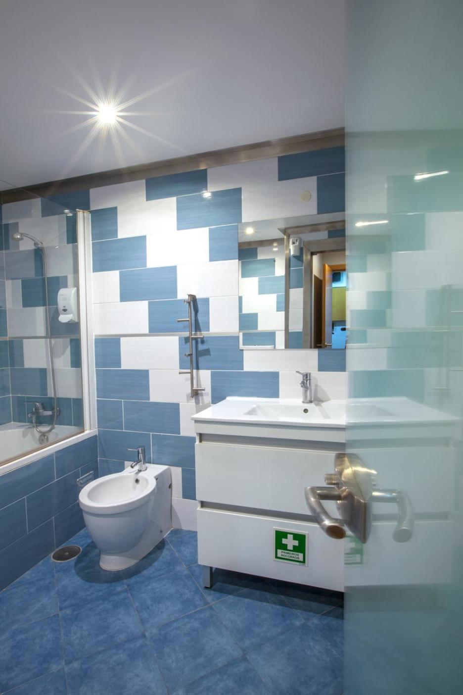 Famous Crows Lisbon Suites - Photo 6