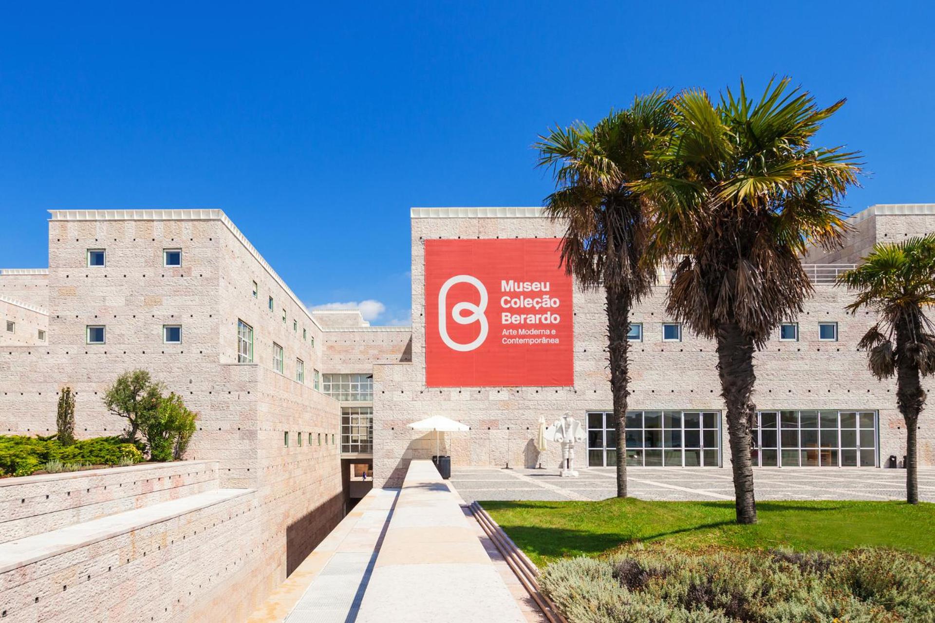 Famous Crows Lisbon Suites - Photo 101