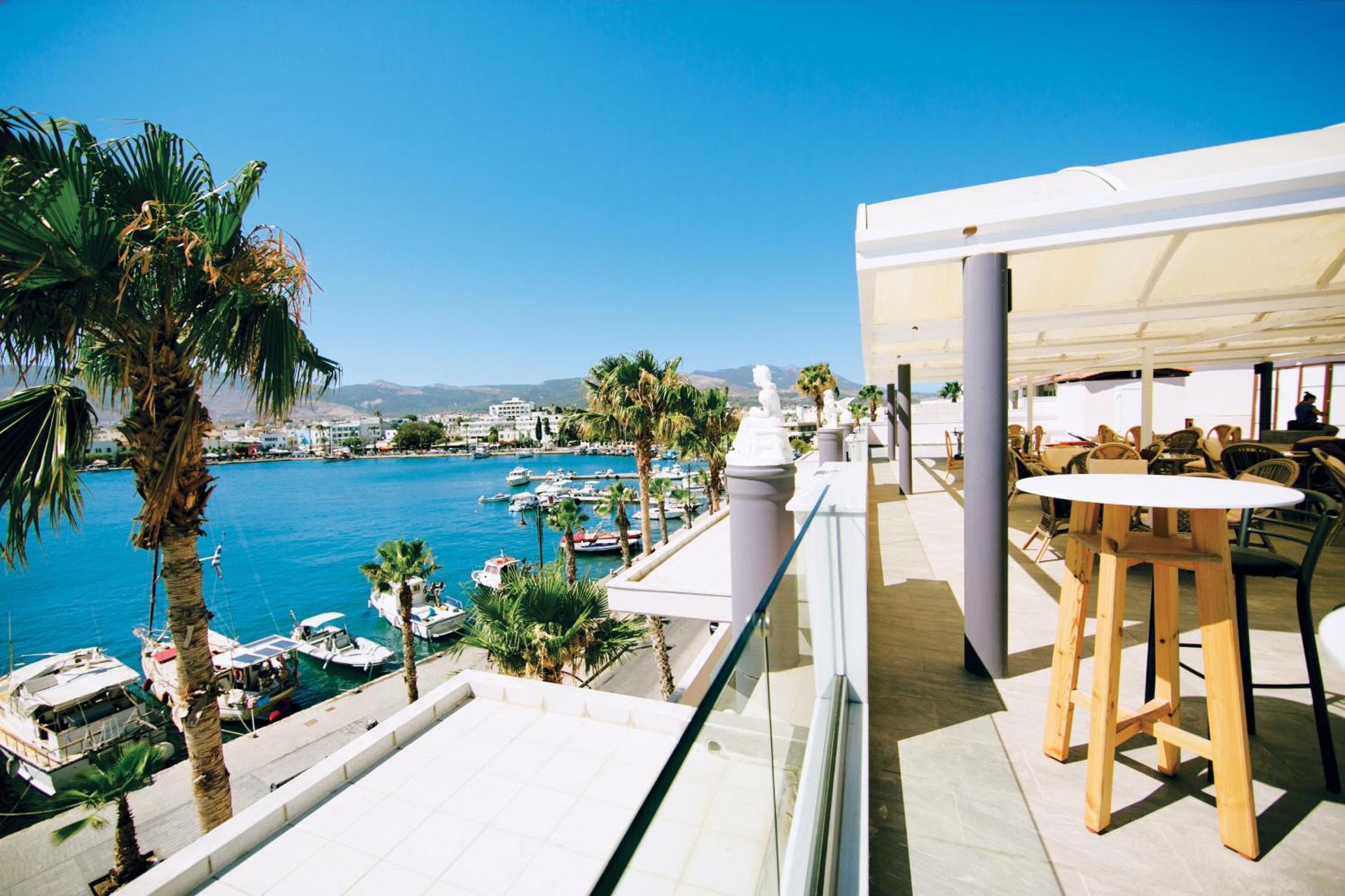 Kosta Palace - Photo 37