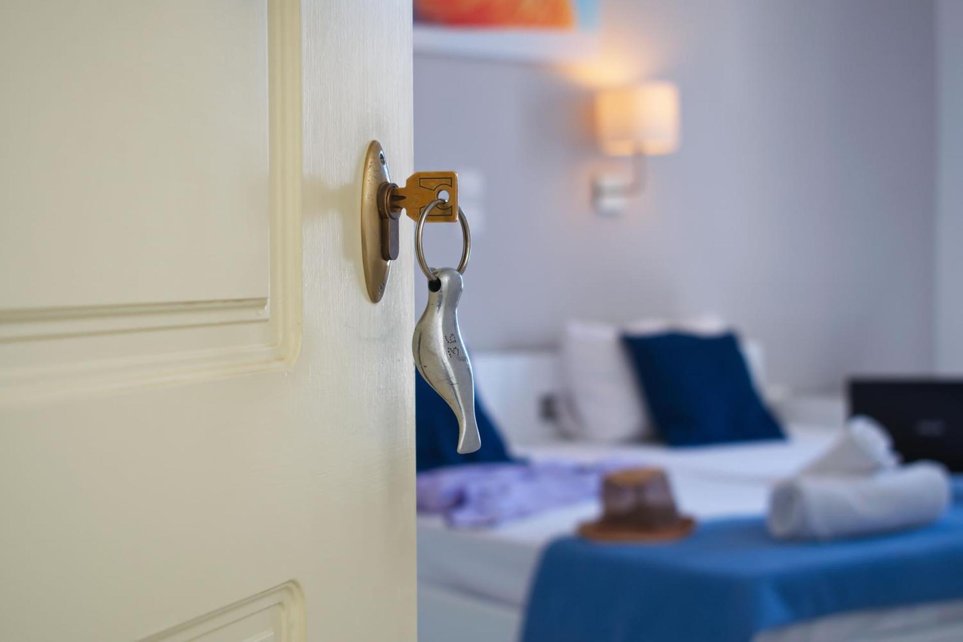 Camara Hotel - Photo 23