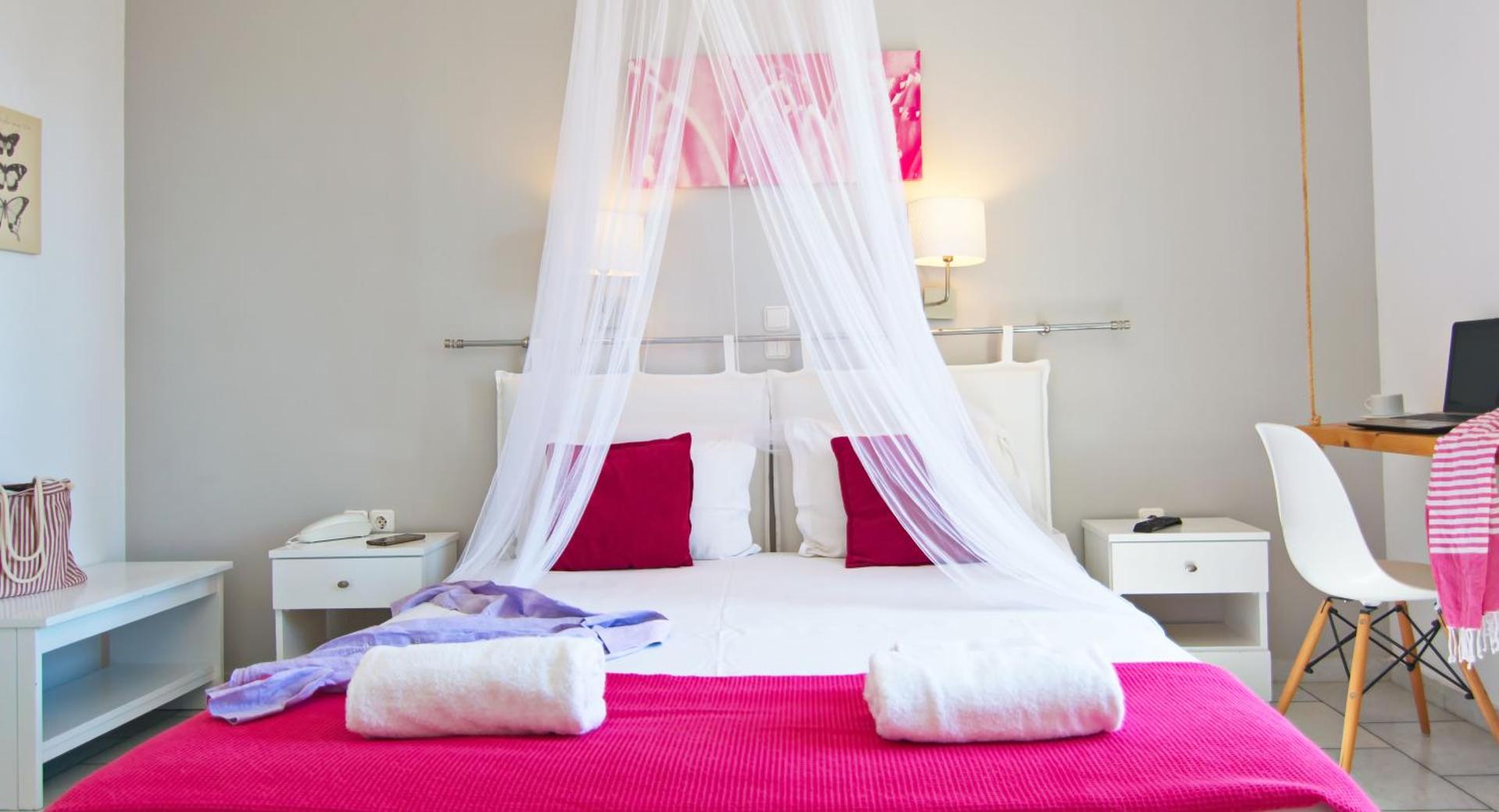 Camara Hotel - Photo 10