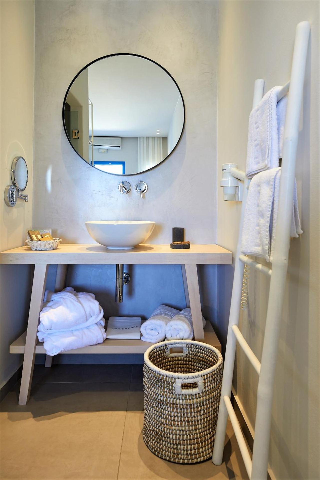 Vigla Hotel - Photo 25