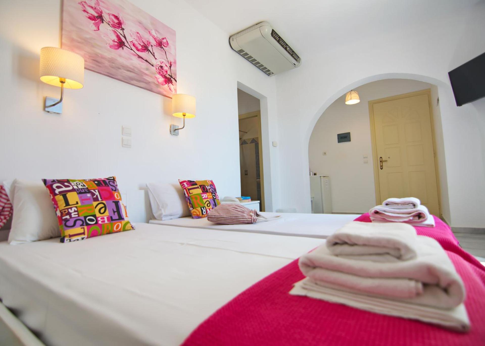 Camara Hotel - Photo 16