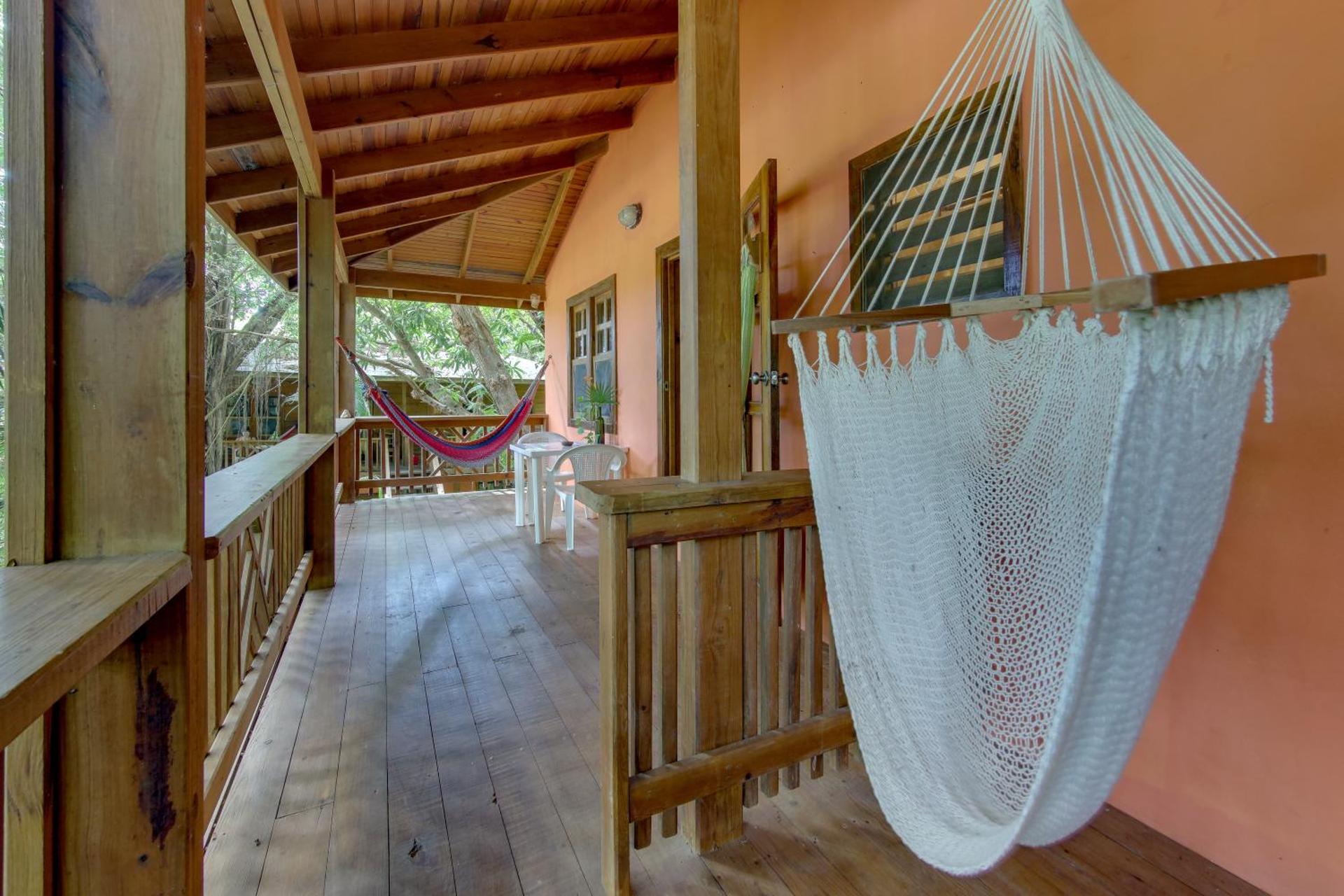 Posada Arco Iris, West End - Photo 2