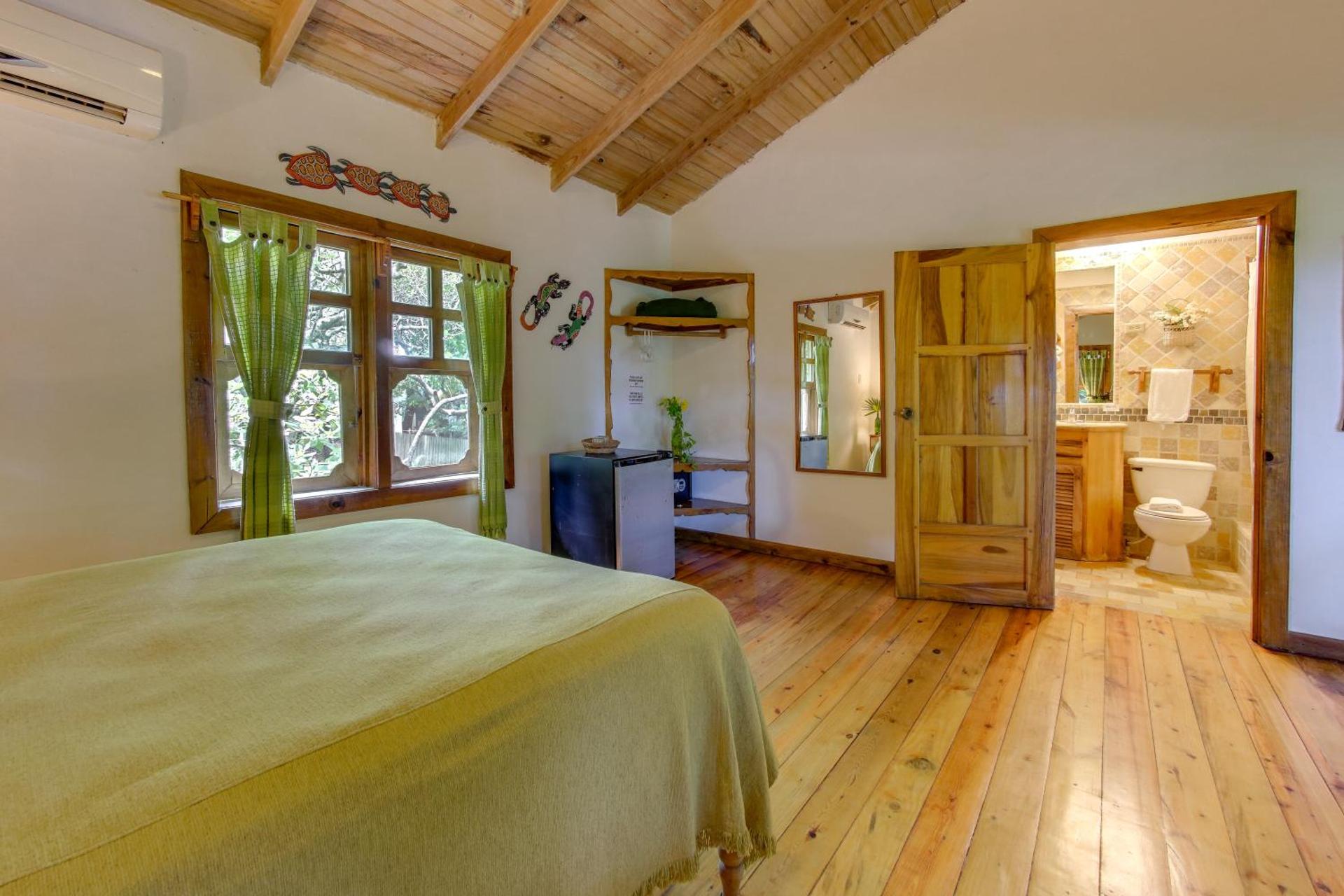 Posada Arco Iris, West End - Photo 4