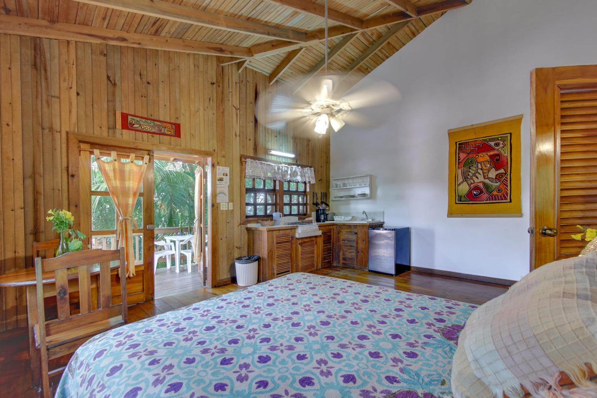 Posada Arco Iris, West End - Photo 18