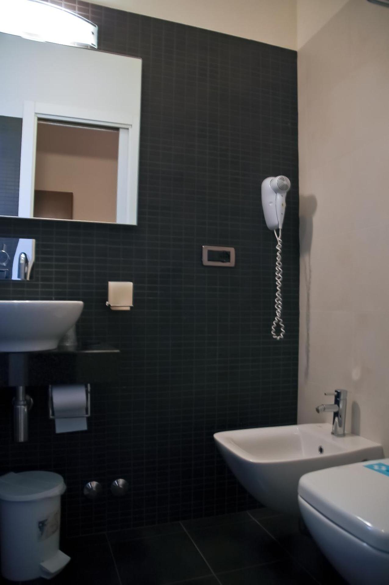 Hotel Santiago - Photo 27