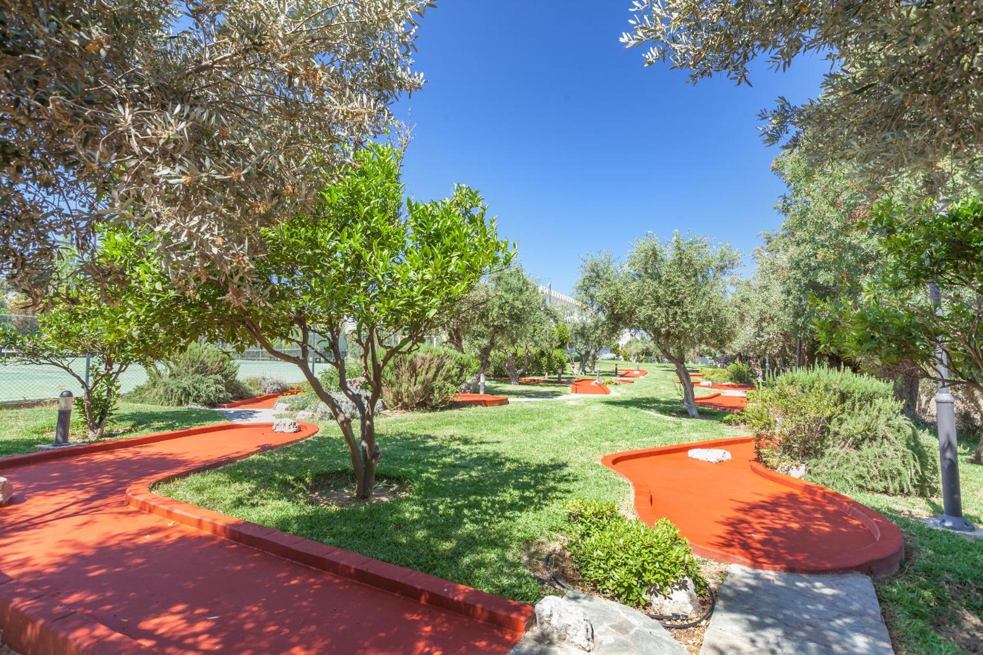 Platanista Hotel - Photo 57