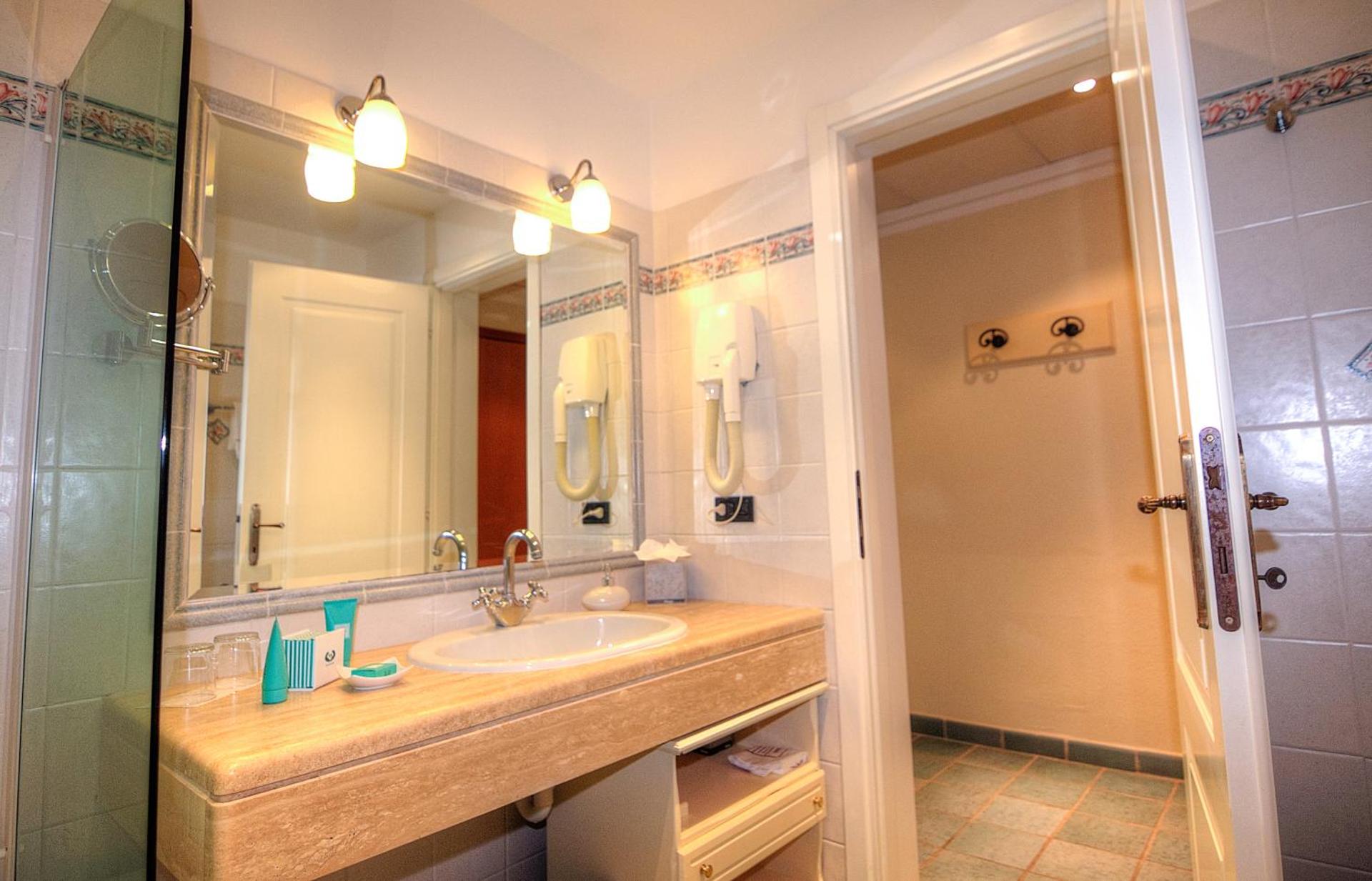 Hotel Hermitage - Photo 87