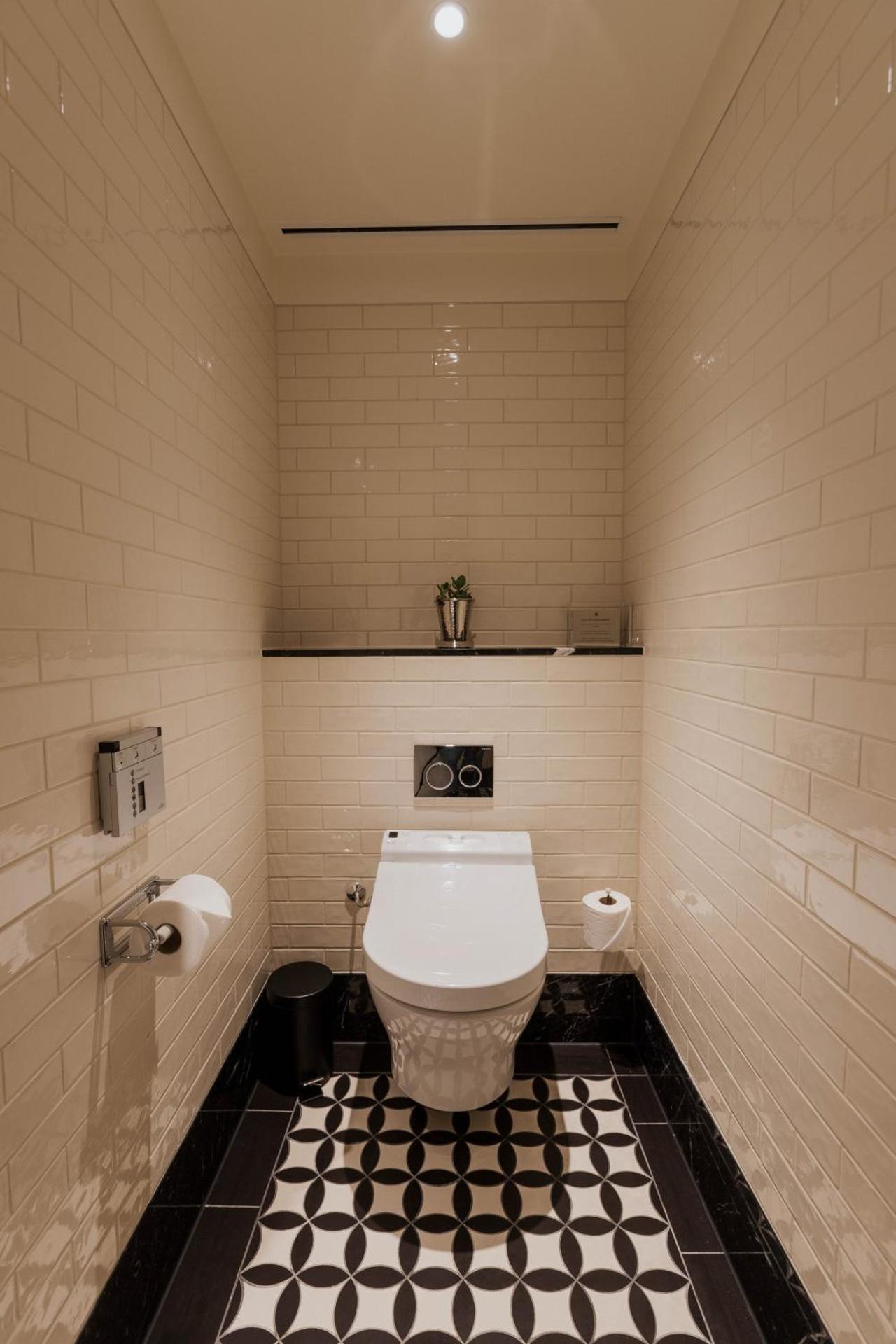 The LaLit London - Photo 13