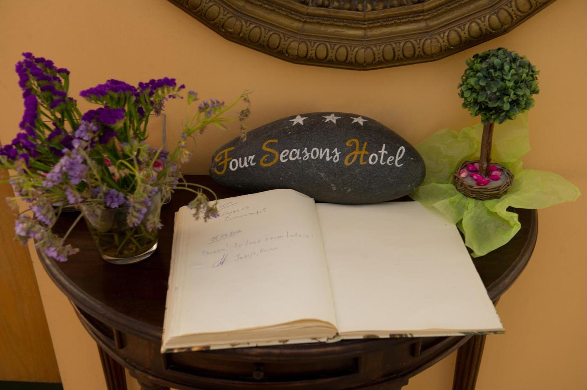 Four Seasons Hotel - Photo 13