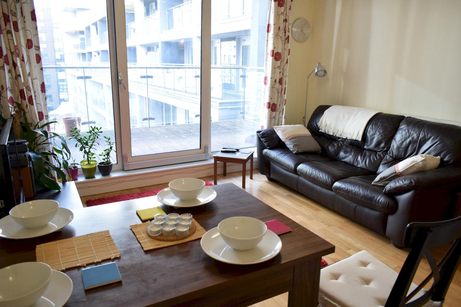 1 Bedroom Apartment in Canary Wharf with Balcony - Photo 7