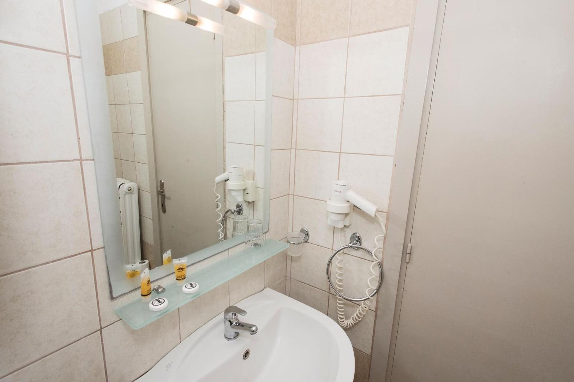 Hotel Alexandros - Photo 37