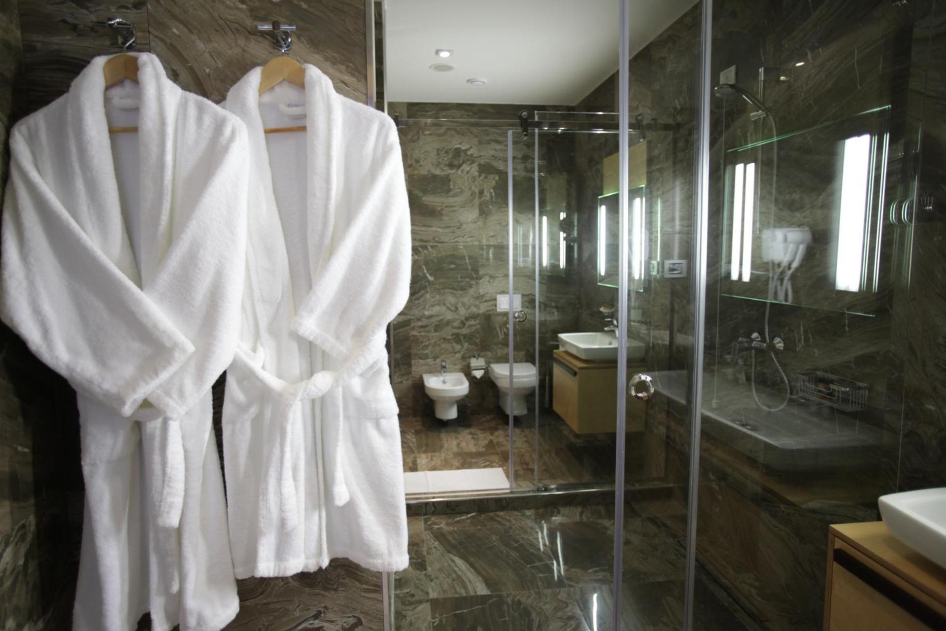 Best Western Premier Ark Hotel - Photo 17