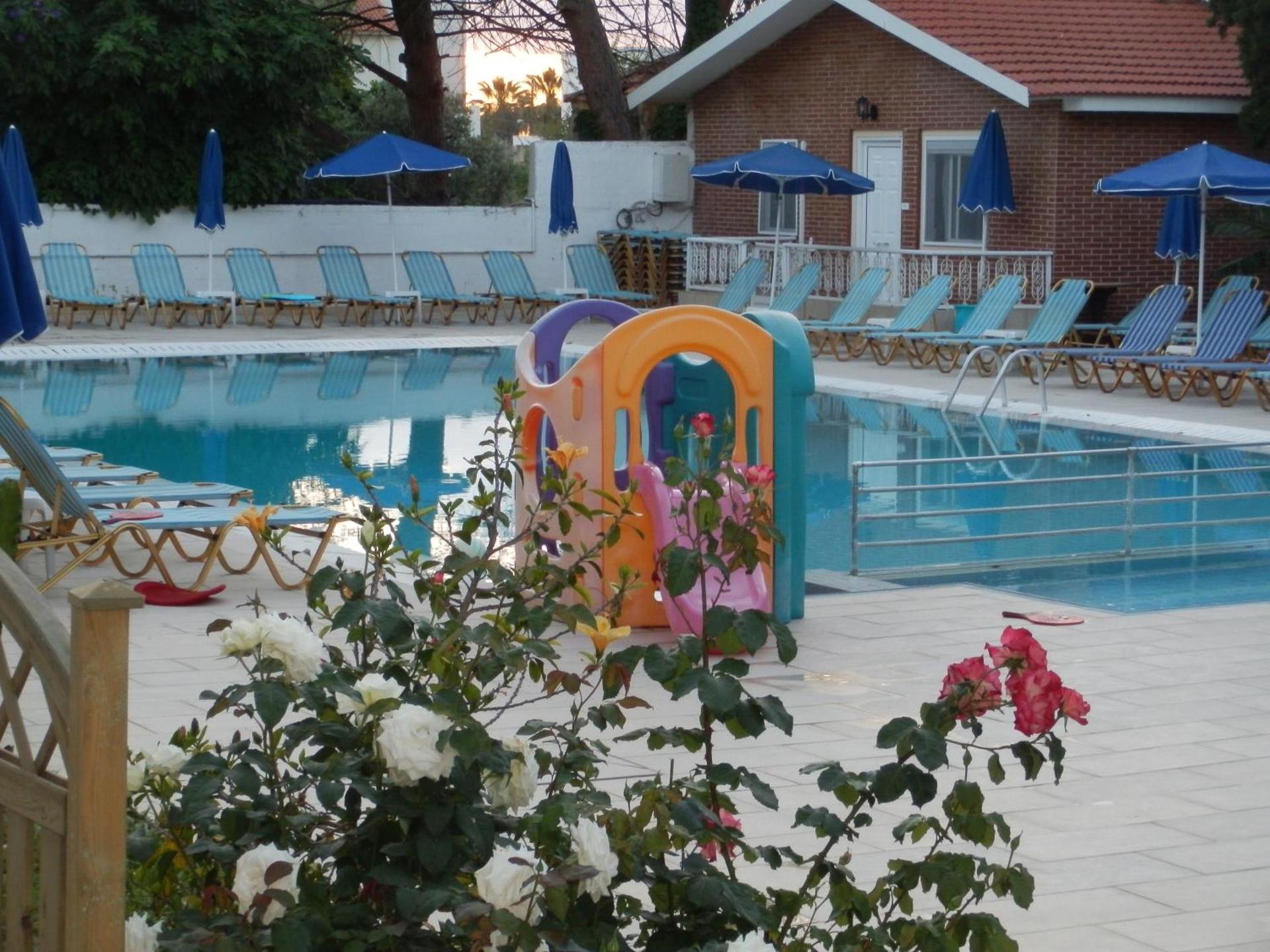 Paleos Hotel Apartments - Photo 44