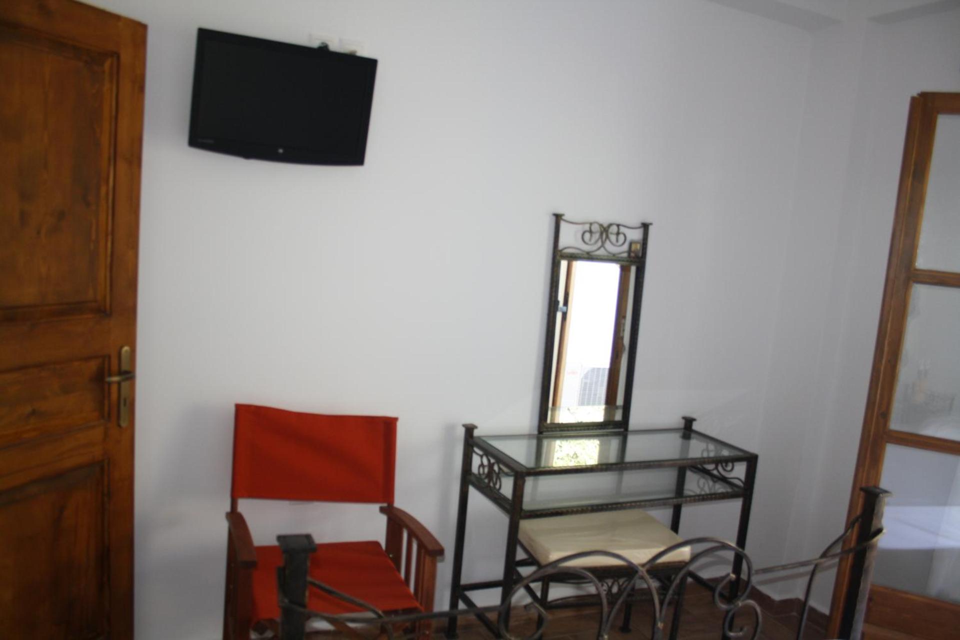 Amorani Studios - Photo 46