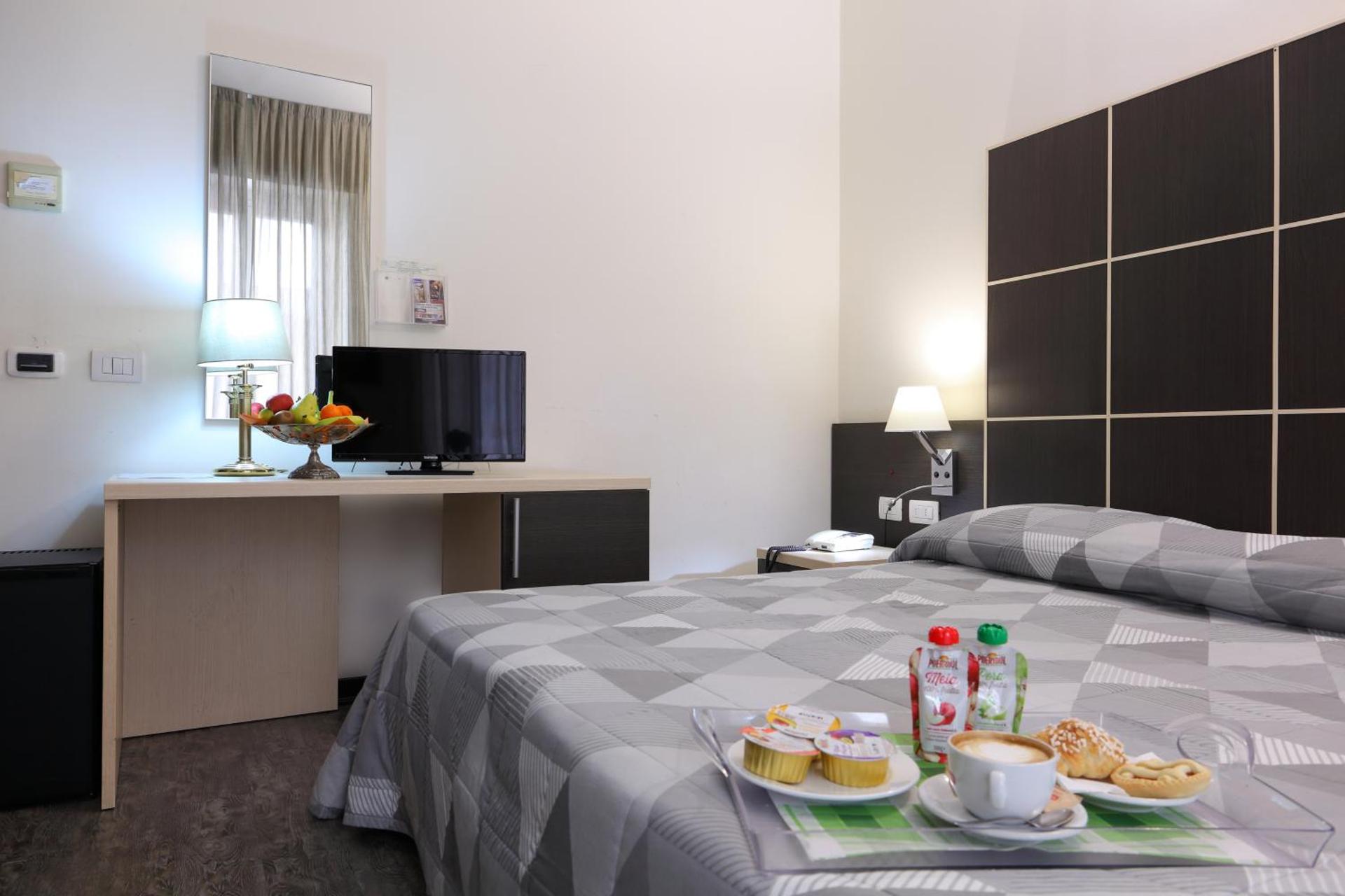 Hotel Ferrari - Photo 56