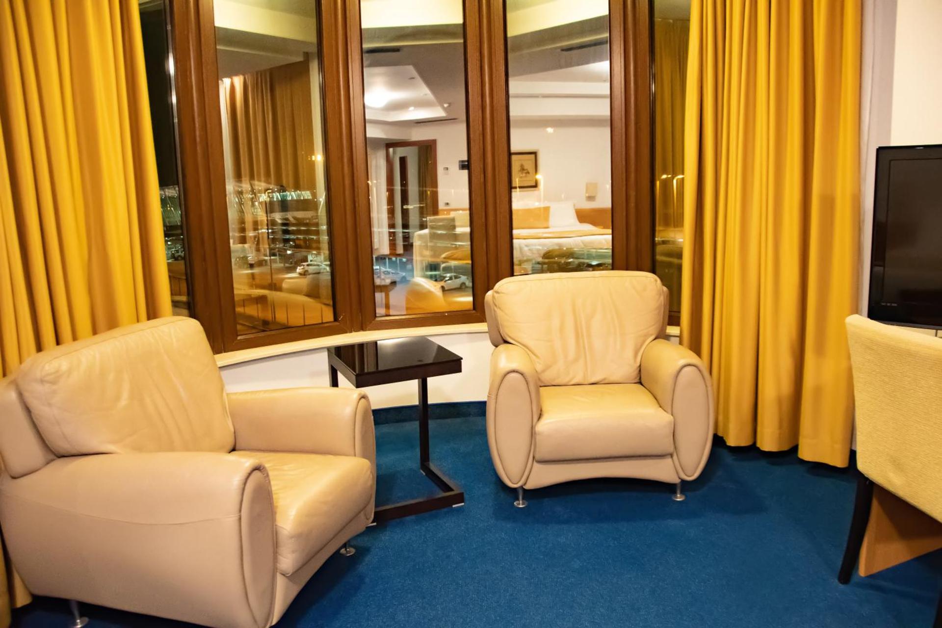 Hotel Airport Tirana - Photo 82