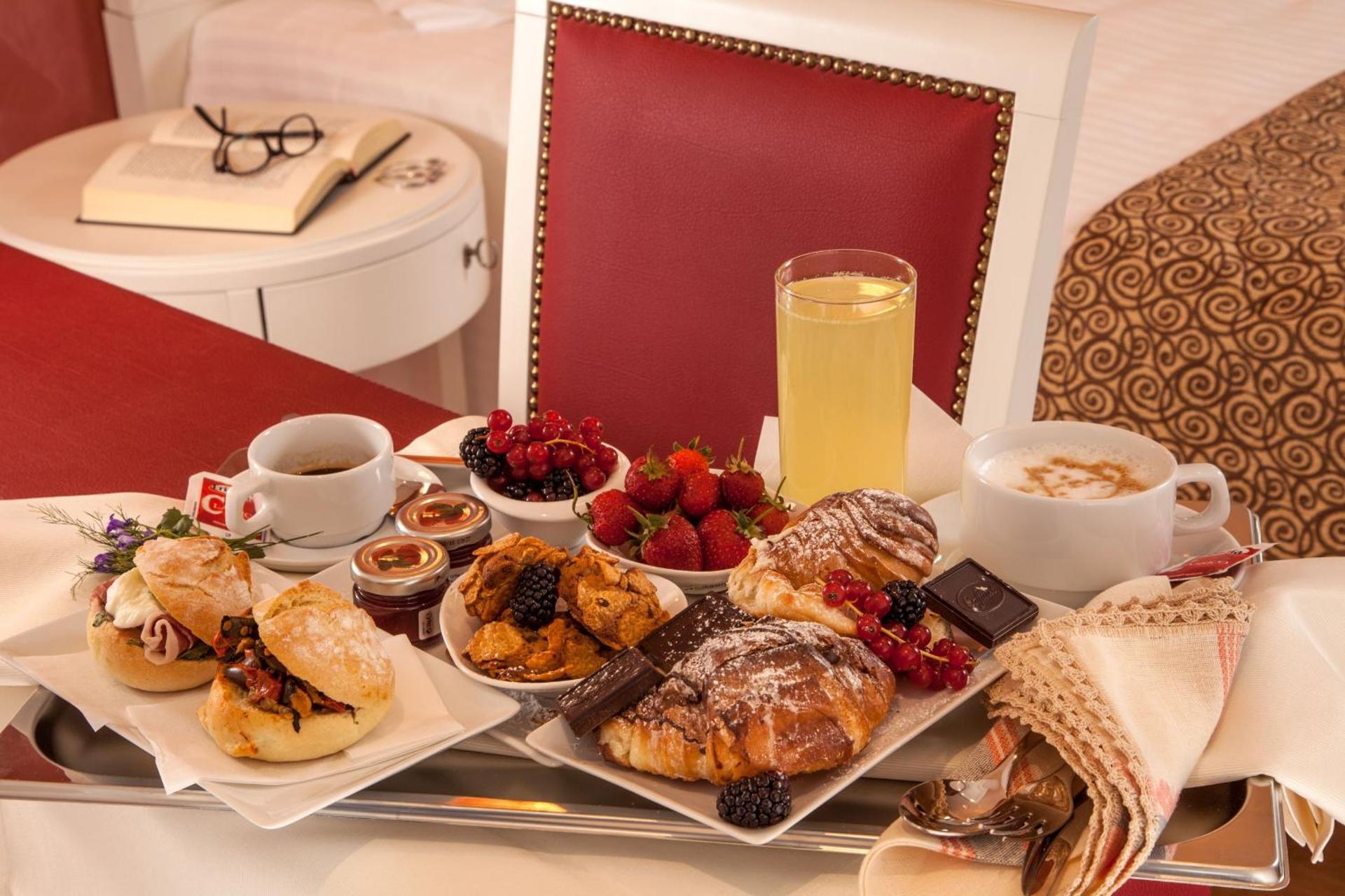 Floris Hotel - Photo 26