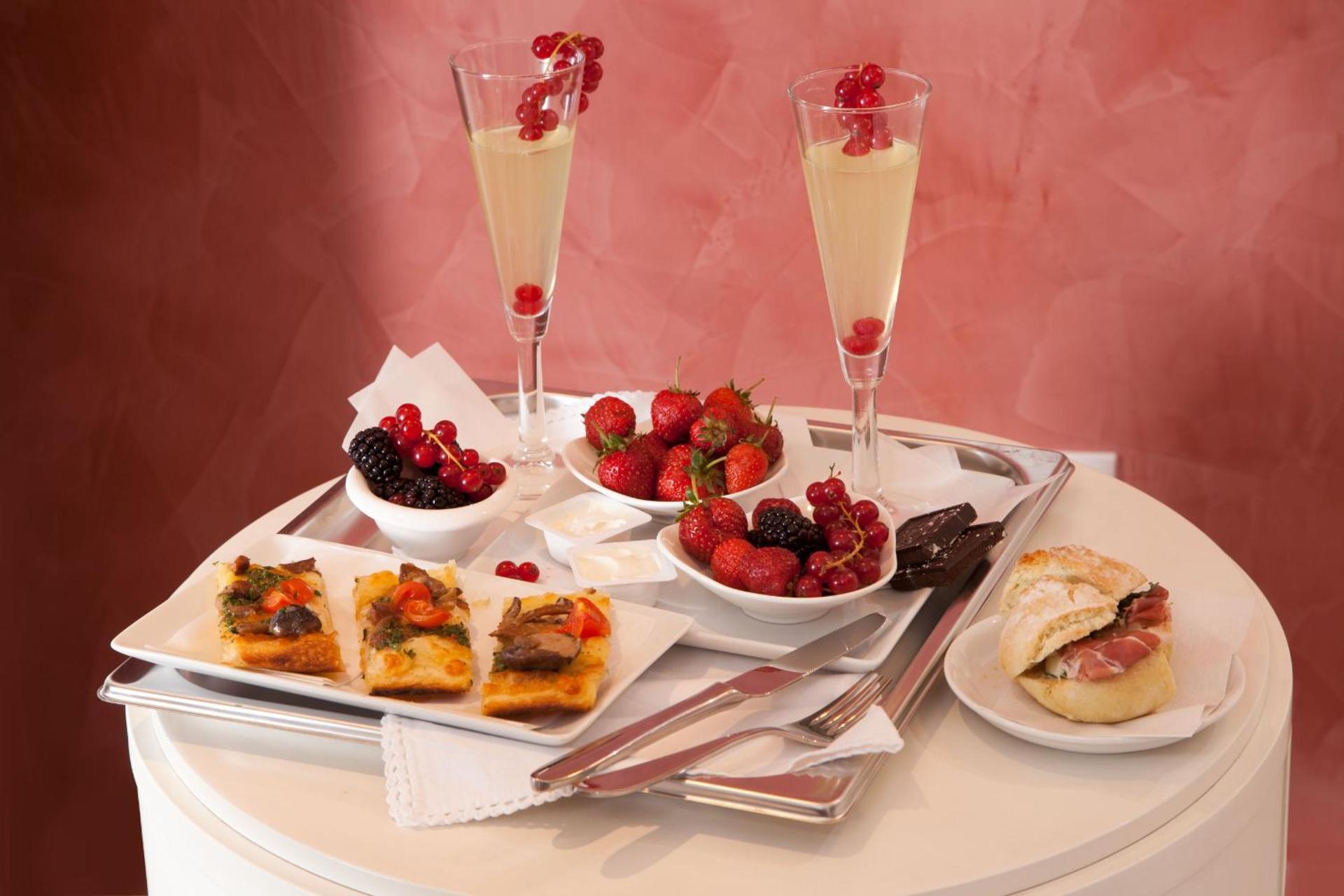 Floris Hotel - Photo 20