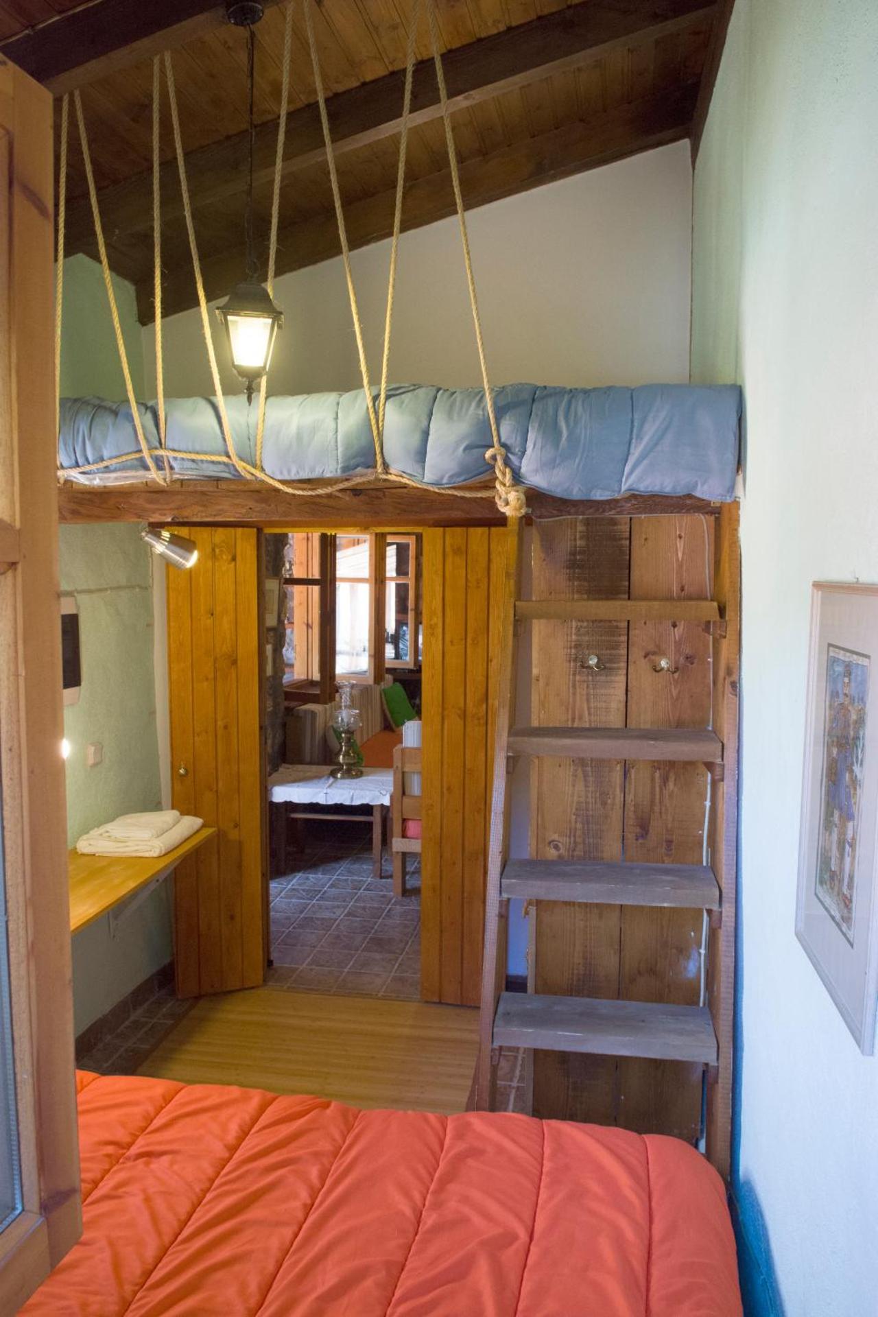 Stone house on the rock - Photo 40