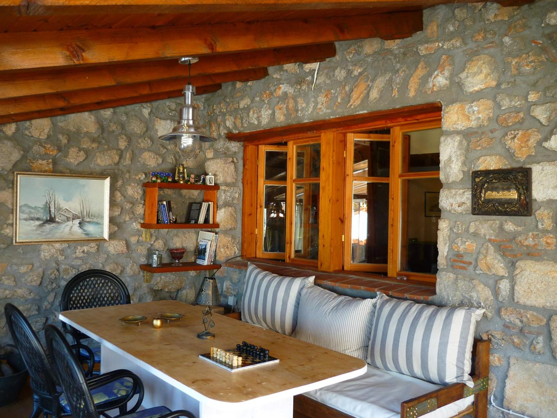 Stone house on the rock - Photo 32