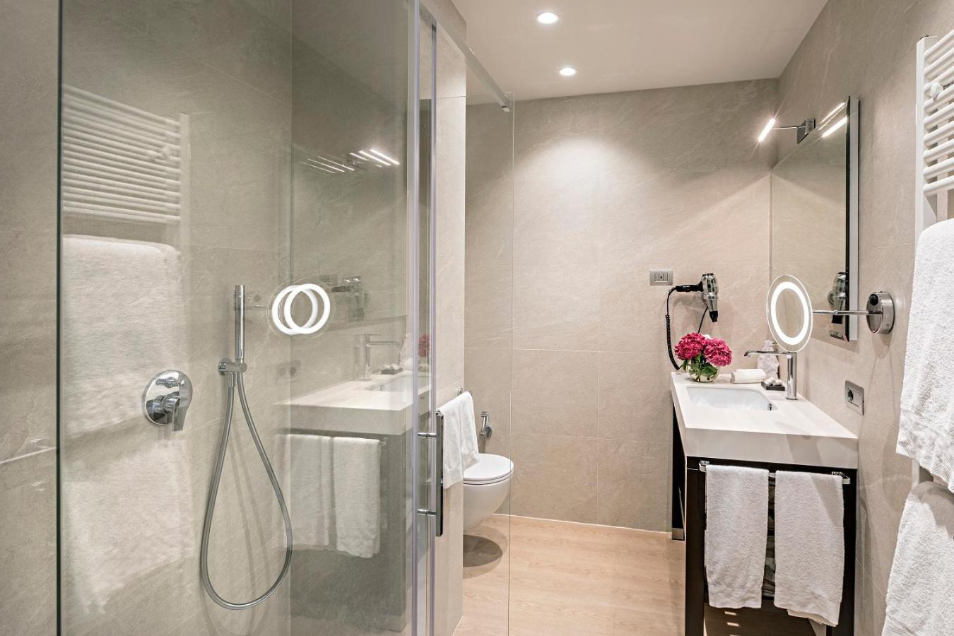 Hotel Laurin - Photo 53