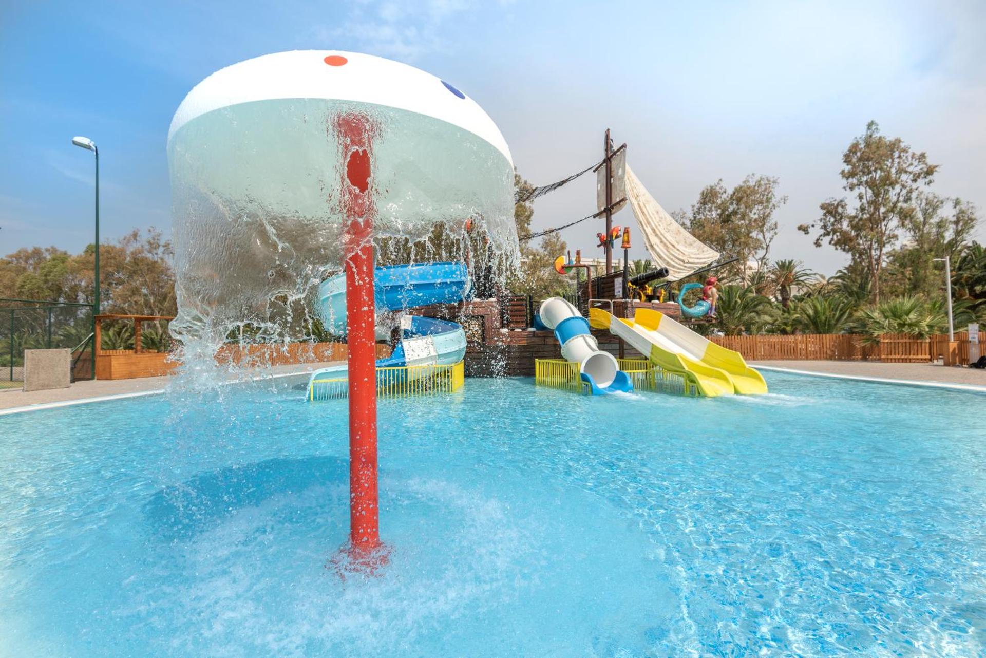 Caravia Beach Hotel - Photo 52