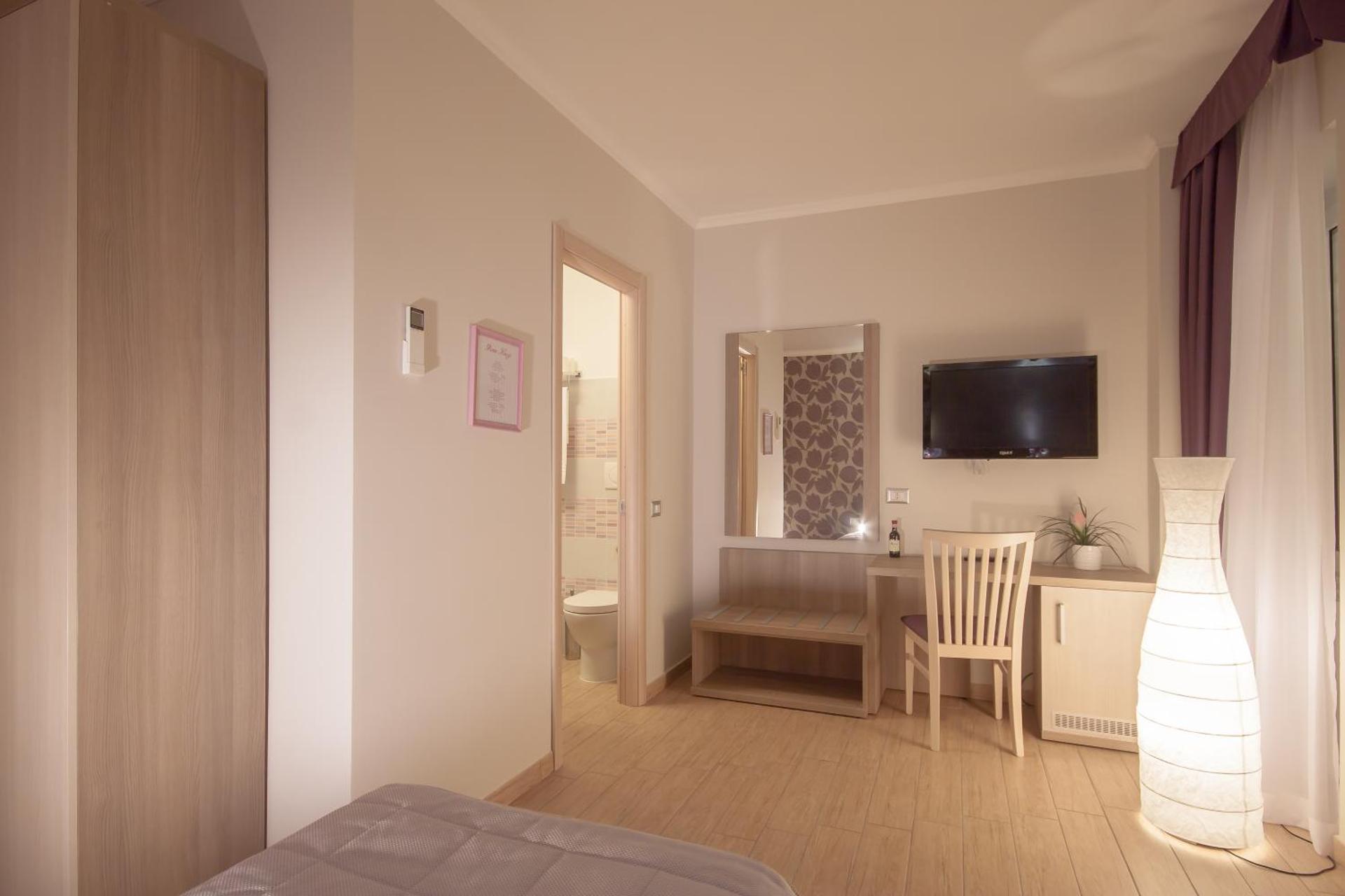Rome Kings Suite - Photo 17