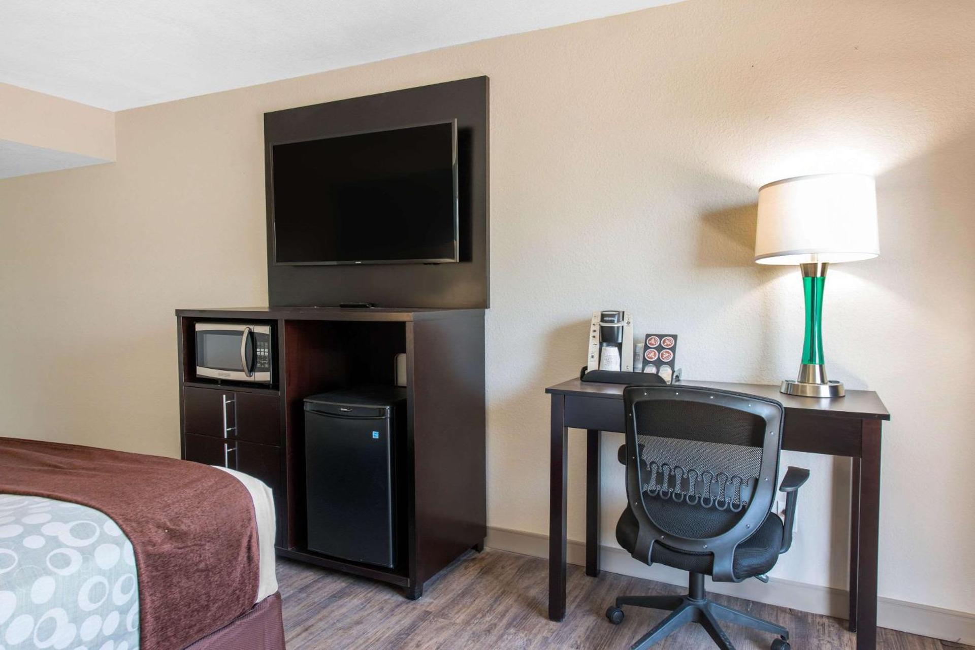 Palazzo Lakeside Hotel - Photo 77