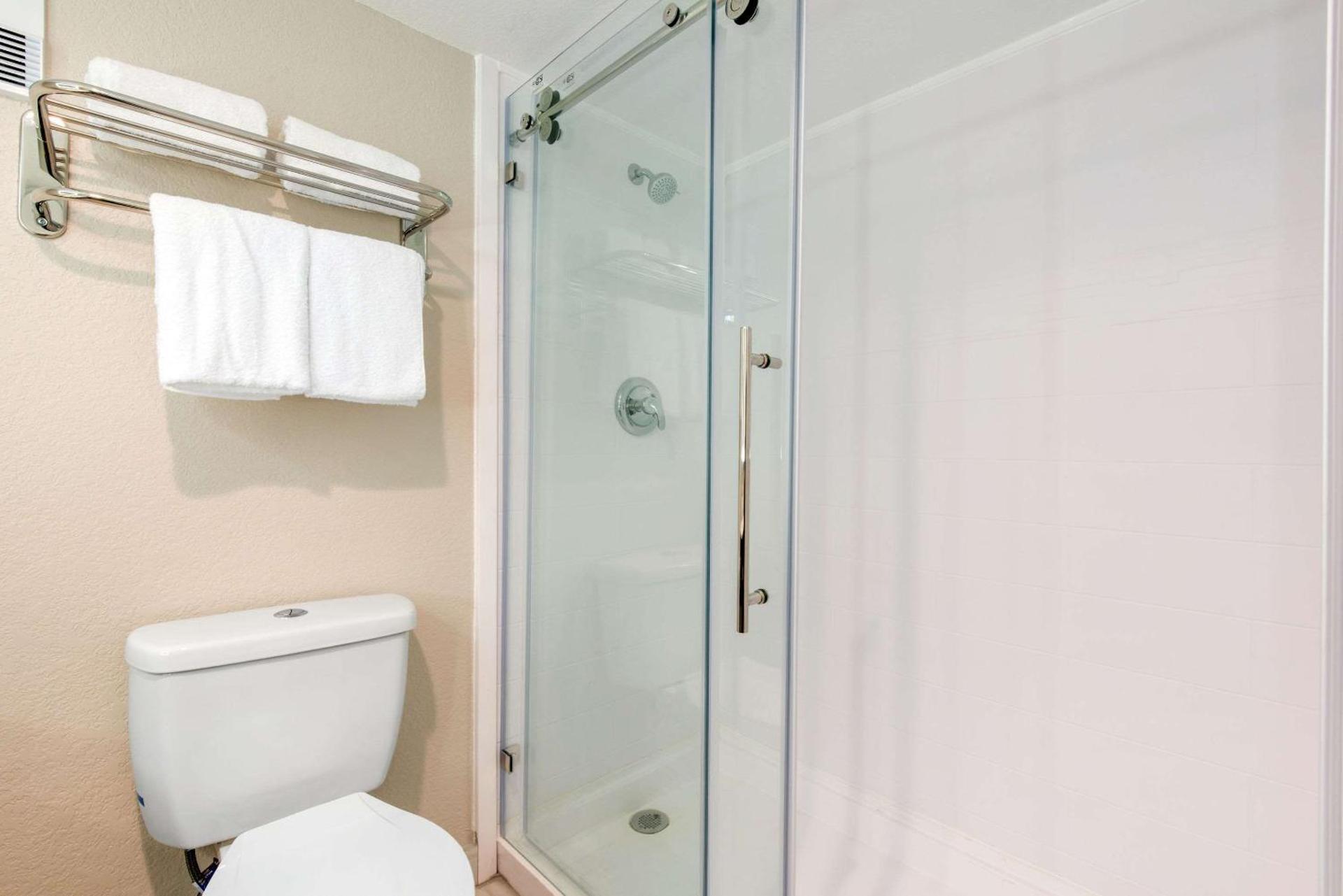 Palazzo Lakeside Hotel - Photo 81