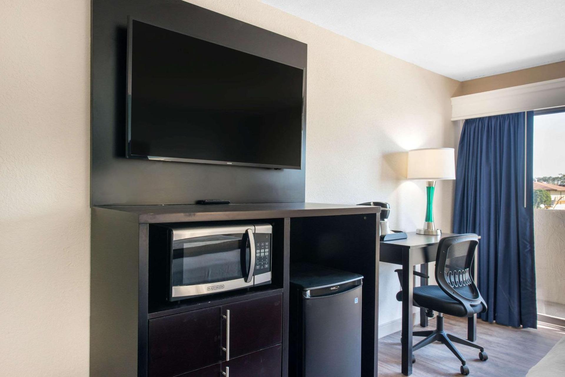 Palazzo Lakeside Hotel - Photo 38