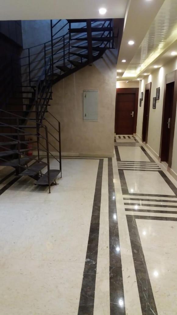 Grand Palace Hotel - Photo 11