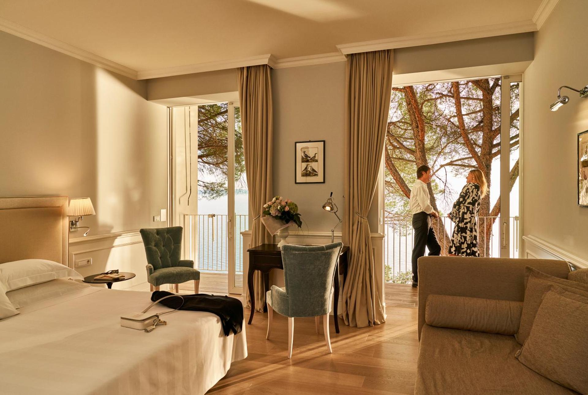 Hotel Riviera & Maximilian's - Photo 18