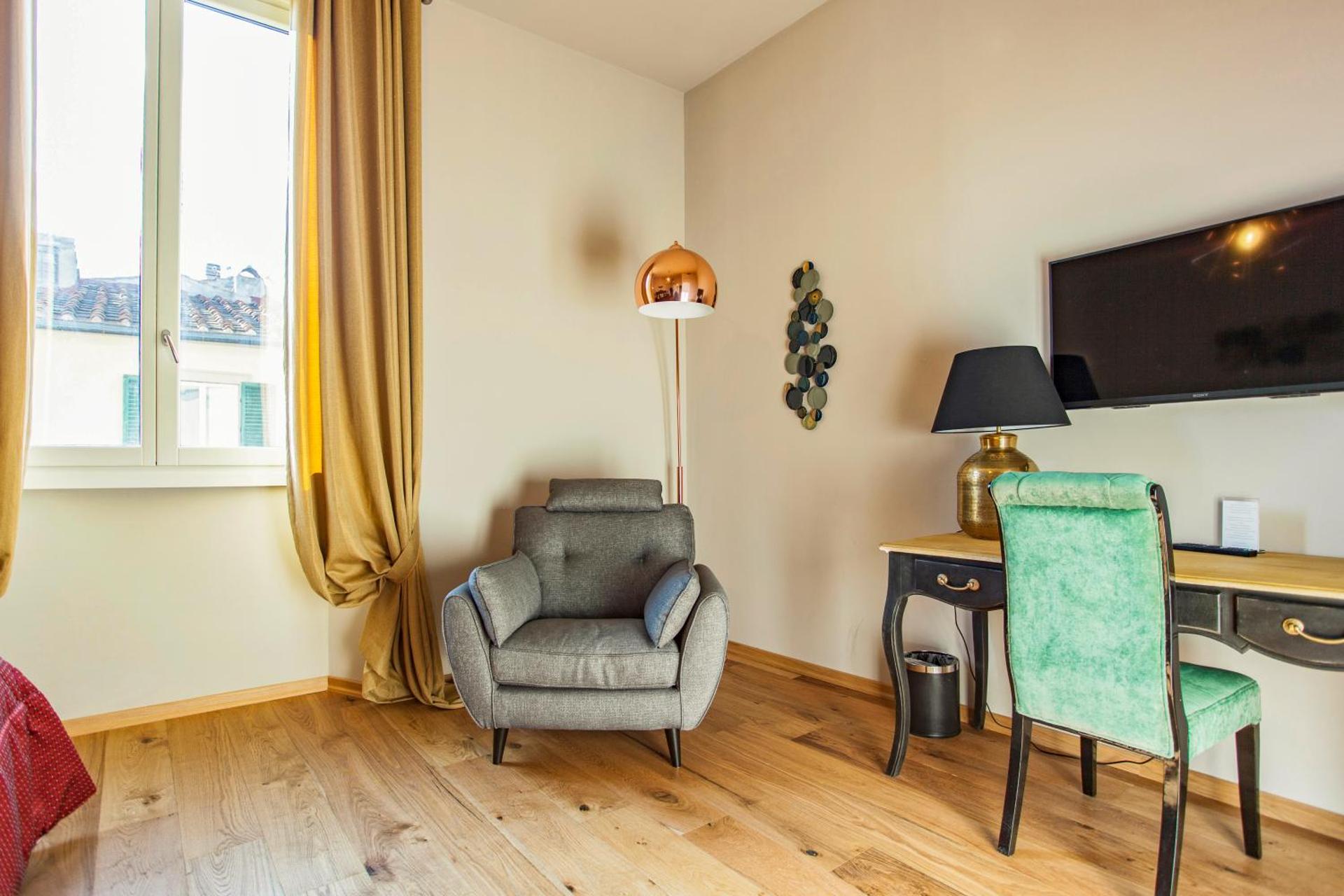 Hotel St. James - Photo 7