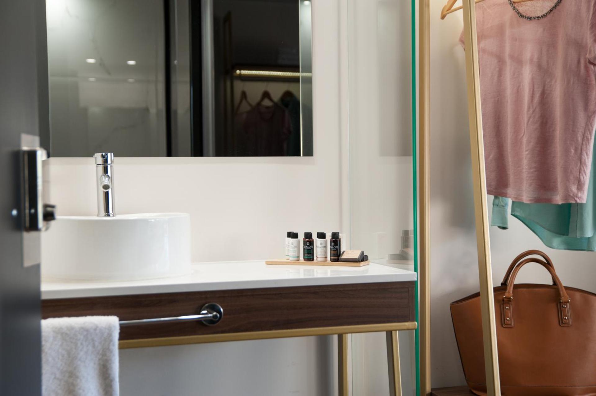 B4B Athens Signature Hotel - Photo 19