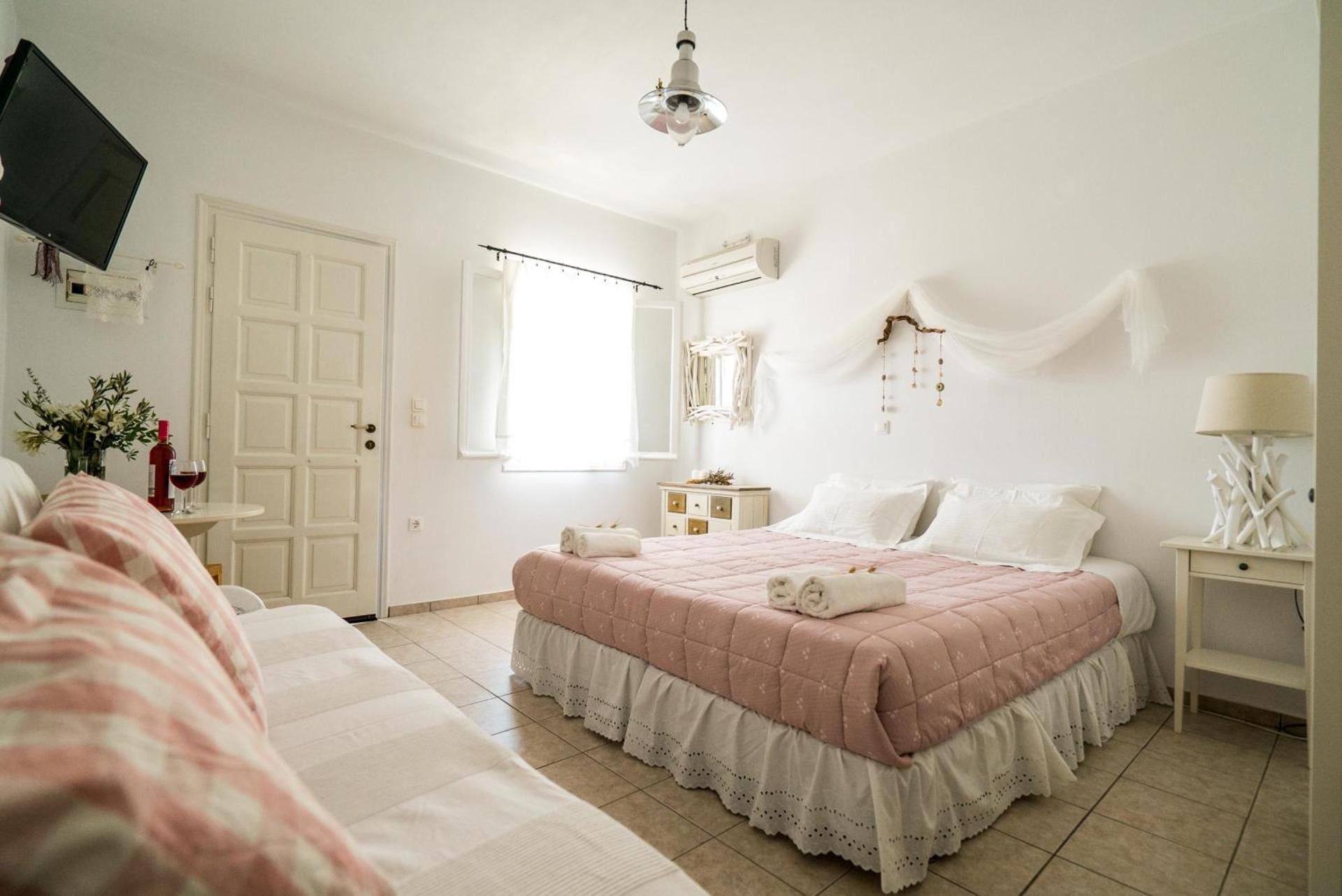 Plori Studios and Apartments - Photo 2