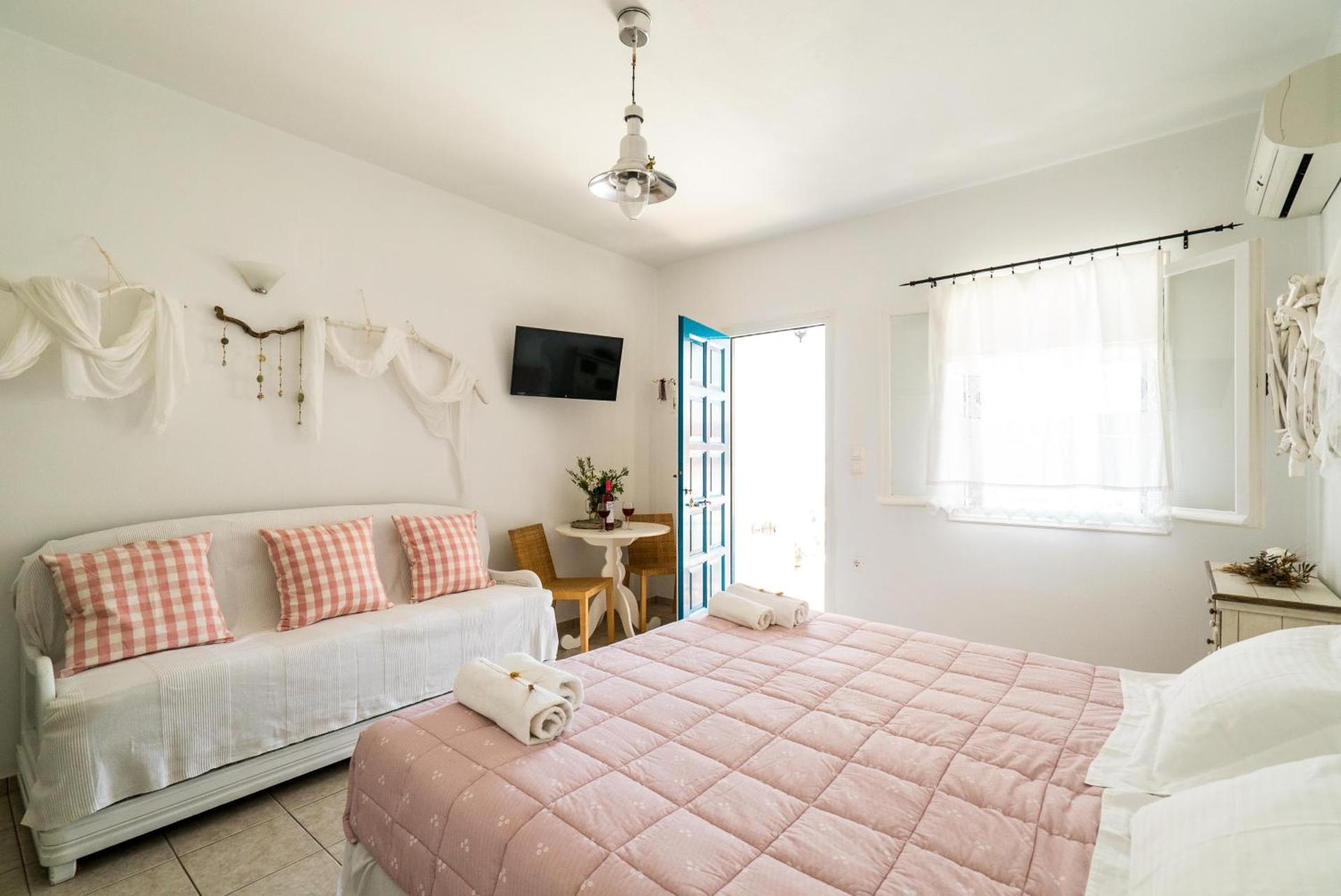 Plori Studios and Apartments - Photo 3