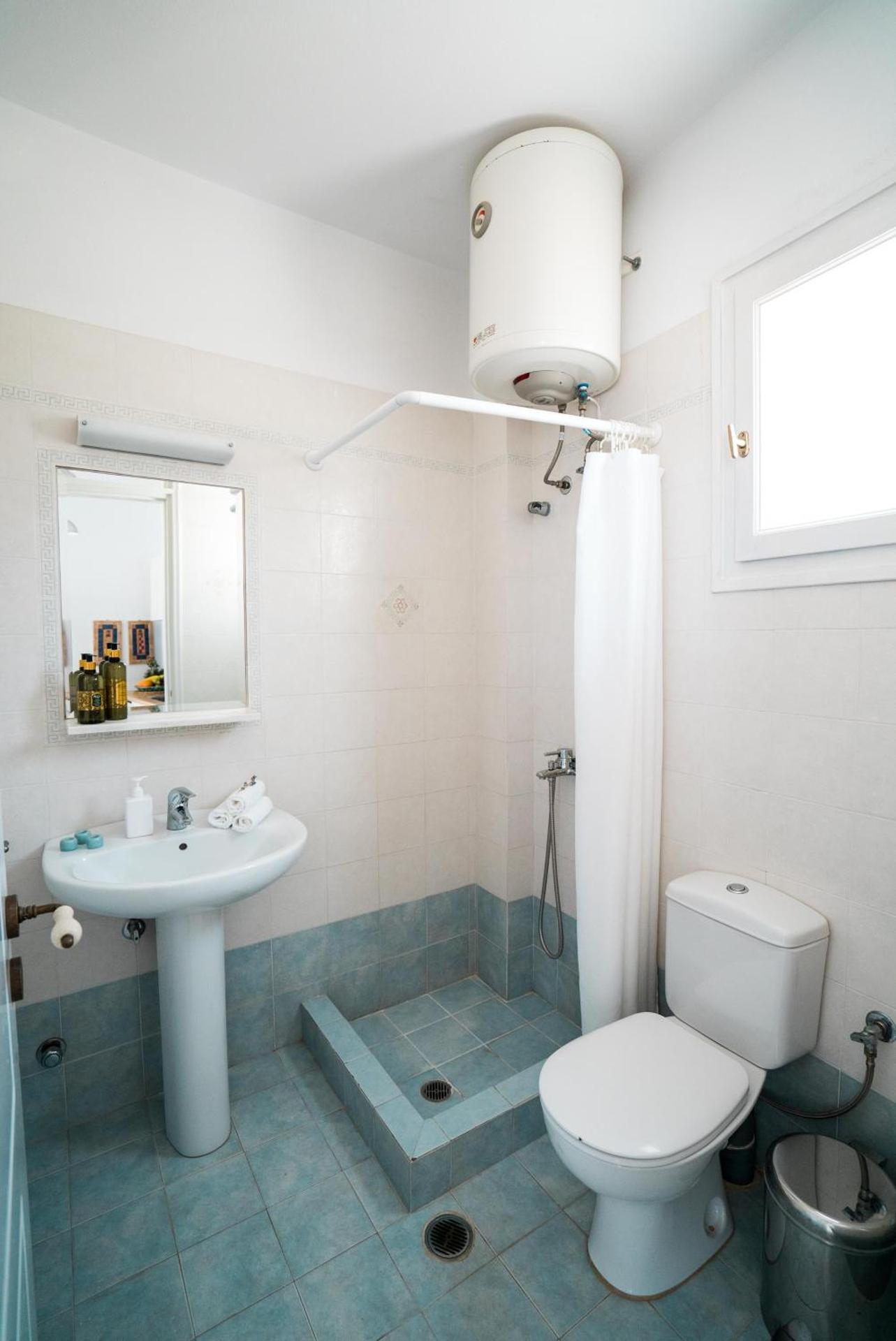 Plori Studios and Apartments - Photo 17